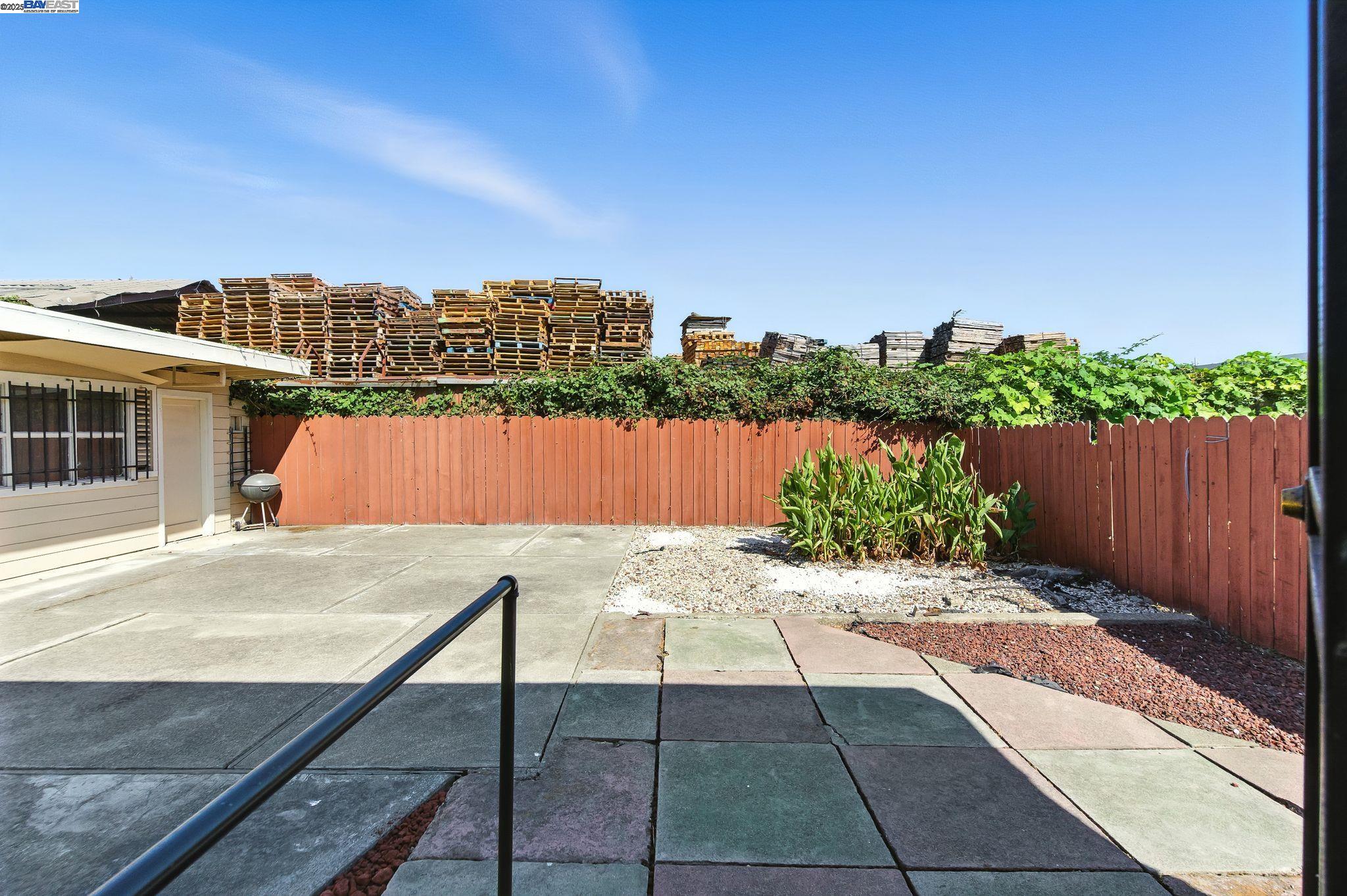 Detail Gallery Image 30 of 32 For 923 90th Ave, Oakland,  CA 94603 - 3 Beds | 2 Baths
