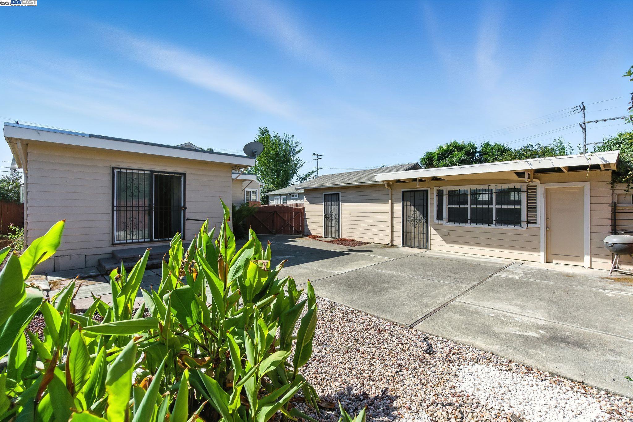 Detail Gallery Image 31 of 32 For 923 90th Ave, Oakland,  CA 94603 - 3 Beds | 2 Baths