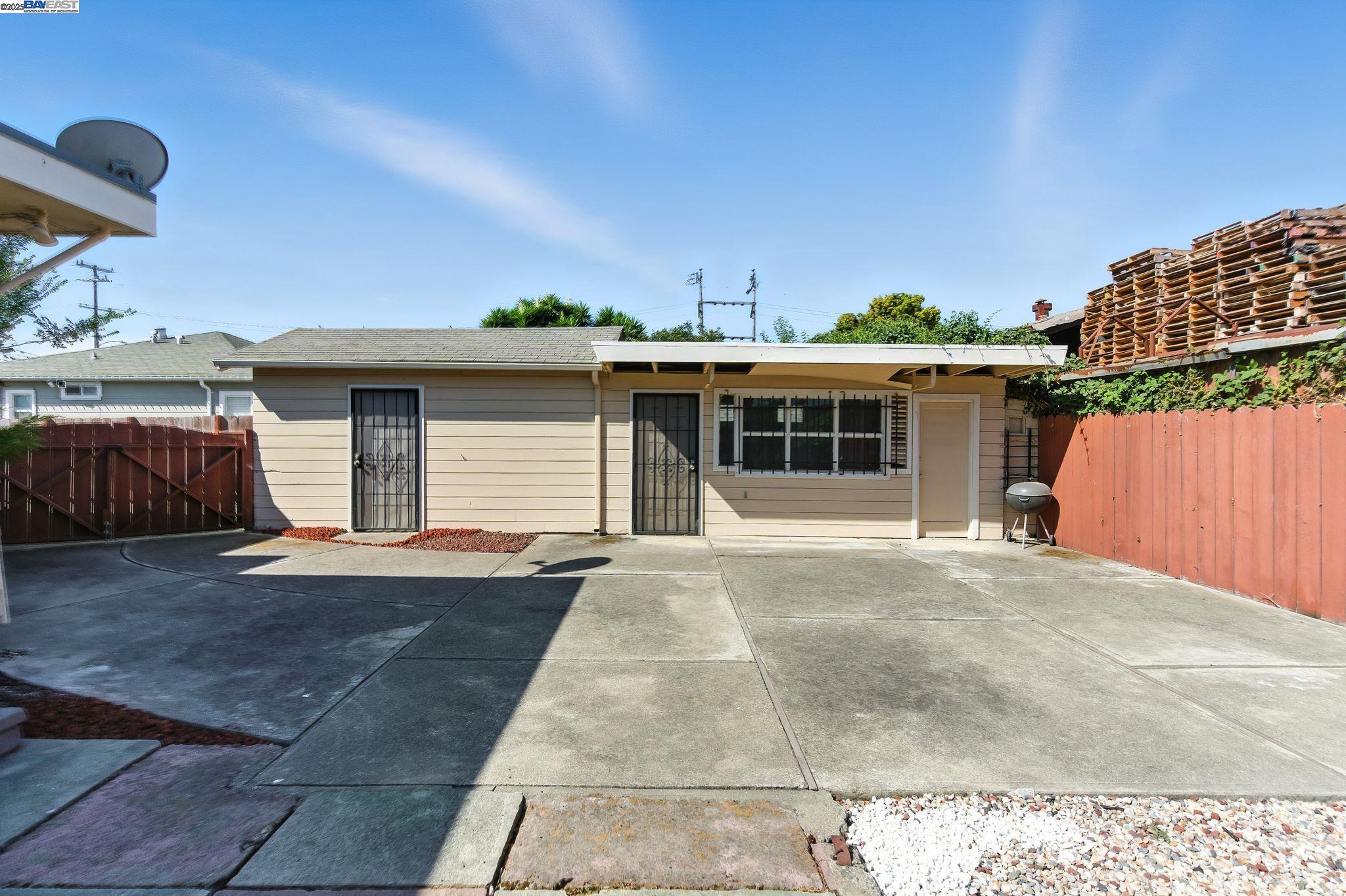 Detail Gallery Image 32 of 32 For 923 90th Ave, Oakland,  CA 94603 - 3 Beds | 2 Baths