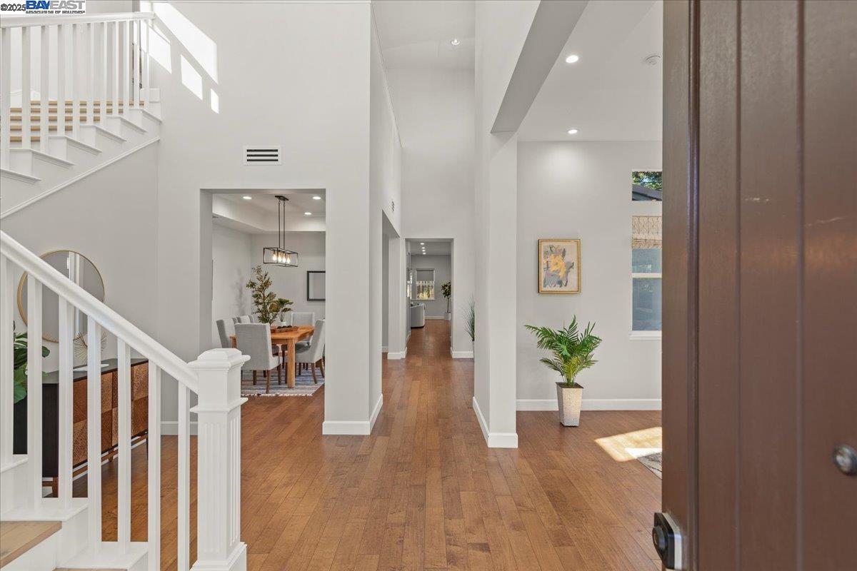 Detail Gallery Image 3 of 44 For 379 Felipe Cmn, Fremont,  CA 94539 - 5 Beds | 4/1 Baths
