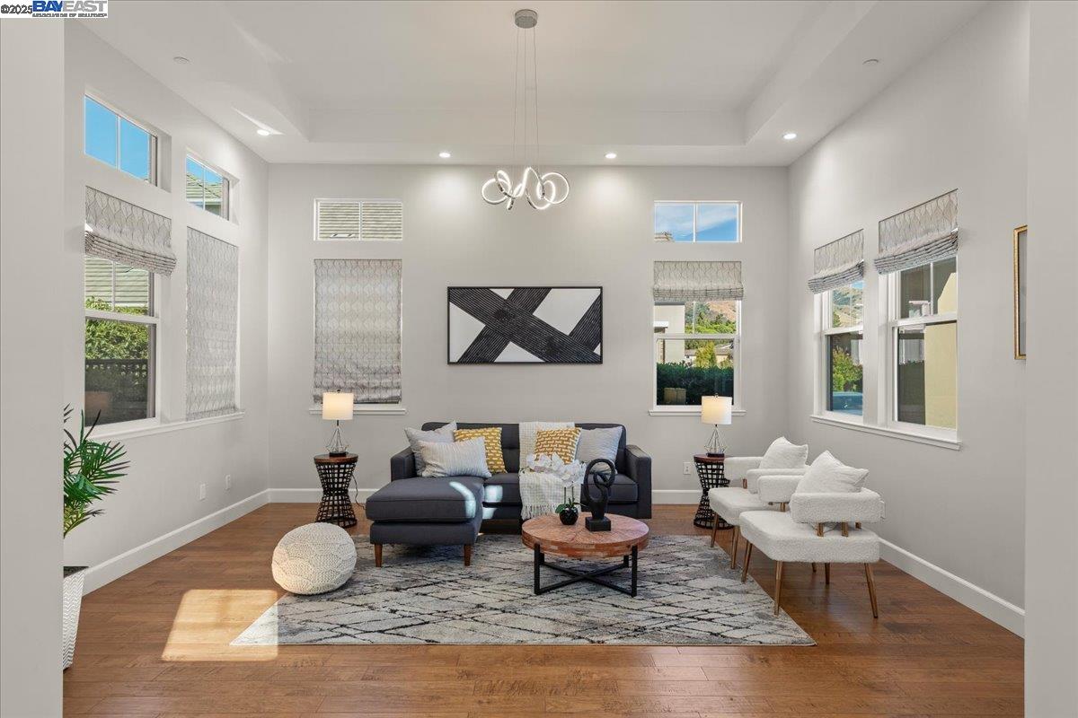 Detail Gallery Image 4 of 44 For 379 Felipe Cmn, Fremont,  CA 94539 - 5 Beds | 4/1 Baths