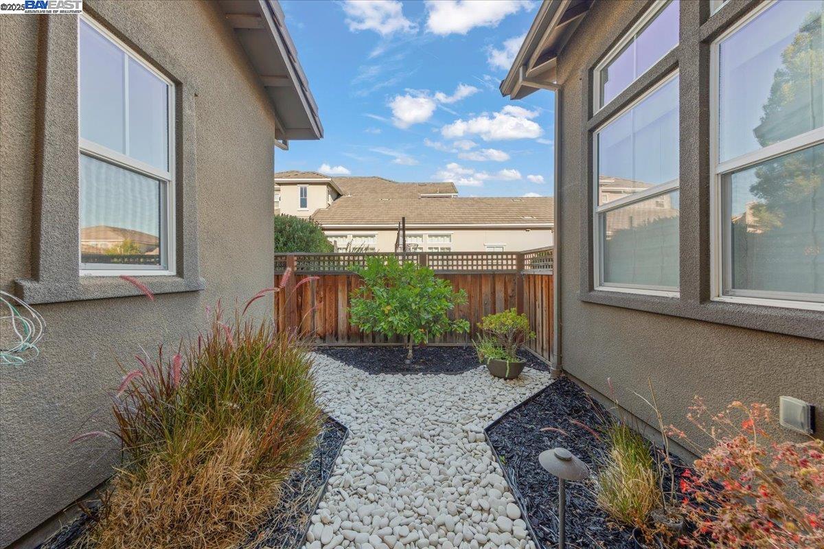 Detail Gallery Image 40 of 44 For 379 Felipe Cmn, Fremont,  CA 94539 - 5 Beds | 4/1 Baths