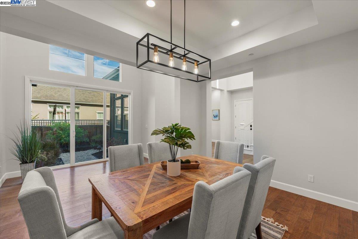 Detail Gallery Image 8 of 44 For 379 Felipe Cmn, Fremont,  CA 94539 - 5 Beds | 4/1 Baths