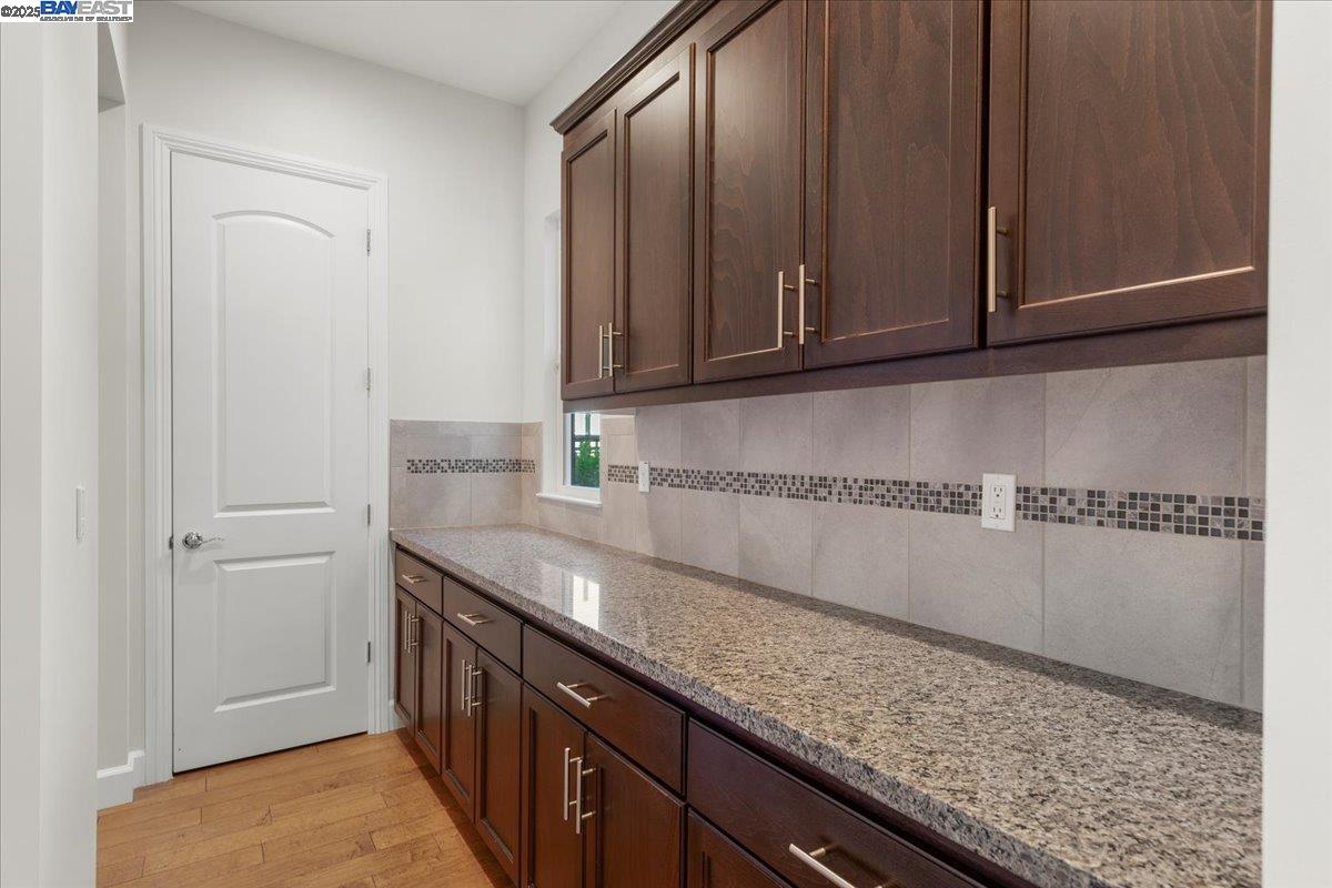 Detail Gallery Image 9 of 44 For 379 Felipe Cmn, Fremont,  CA 94539 - 5 Beds | 4/1 Baths