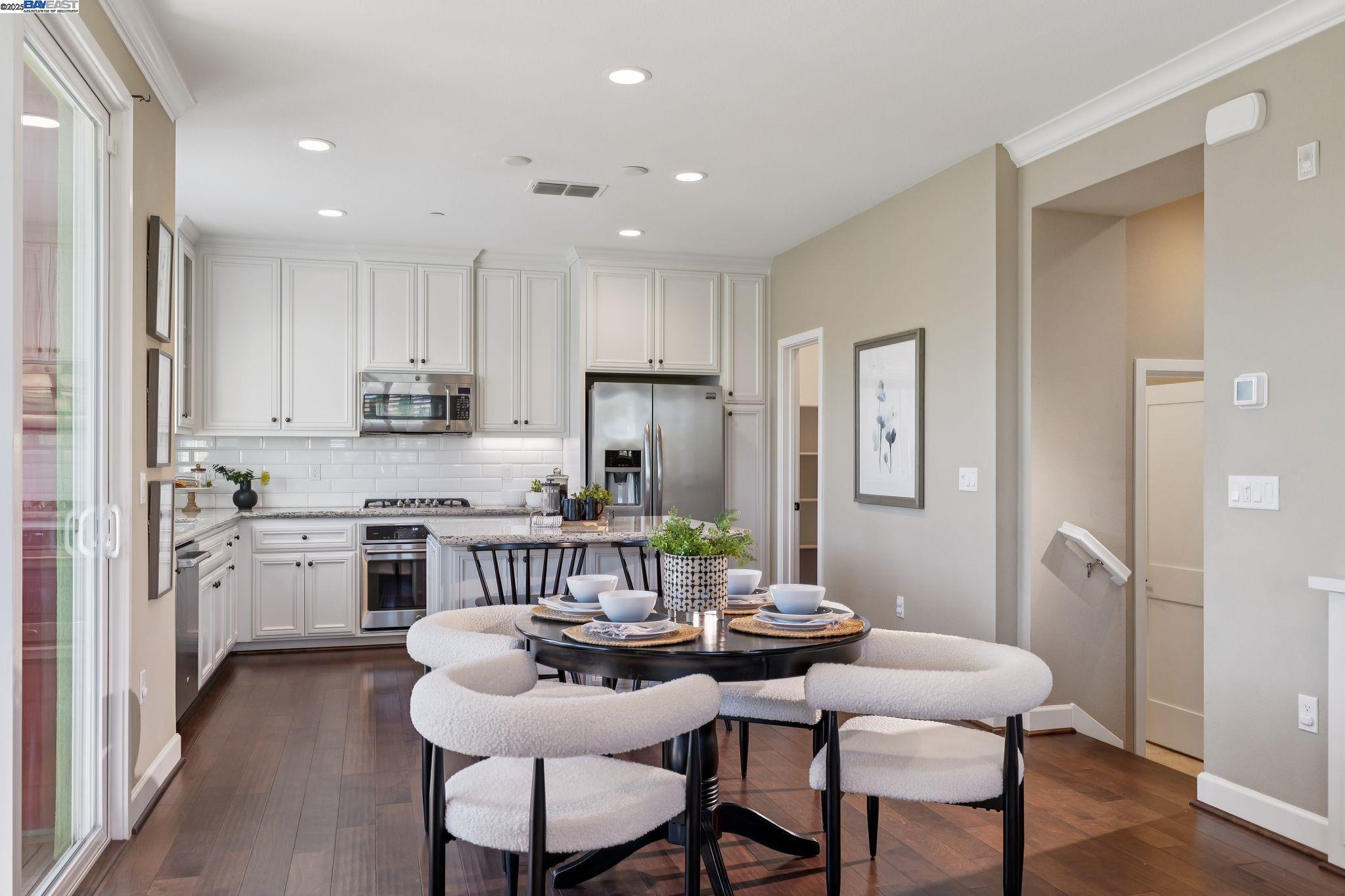Photo #5: 41107904 Listing 