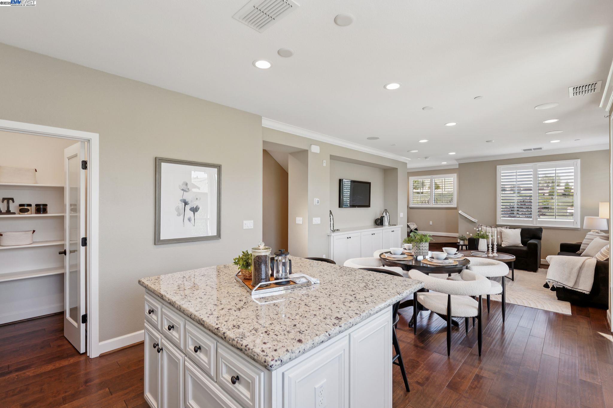Photo #7: 41107904 Listing: Photo #7