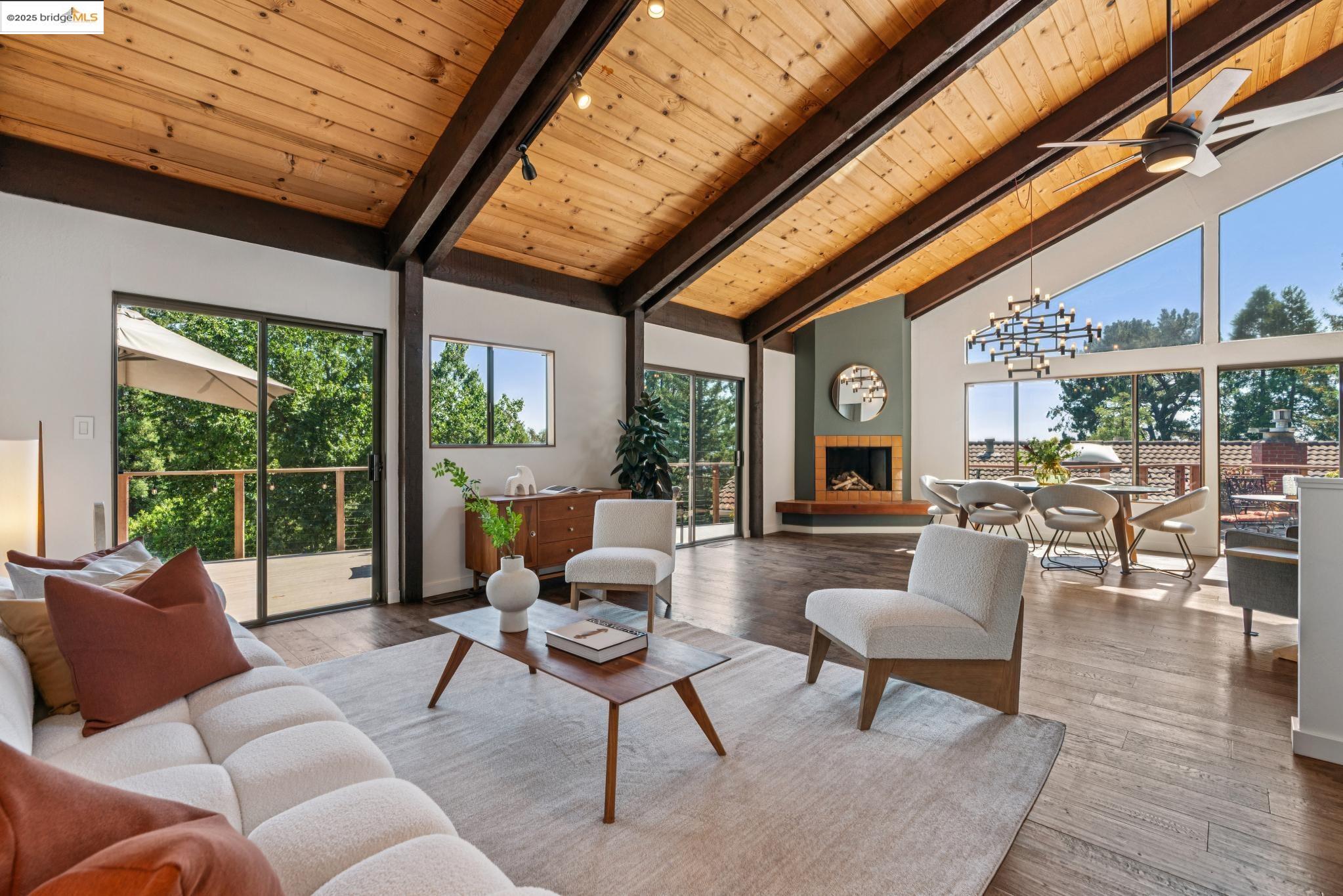 Detail Gallery Image 1 of 39 For 4844 Trinidad Ave, Oakland,  CA 94602 - 4 Beds | 2 Baths