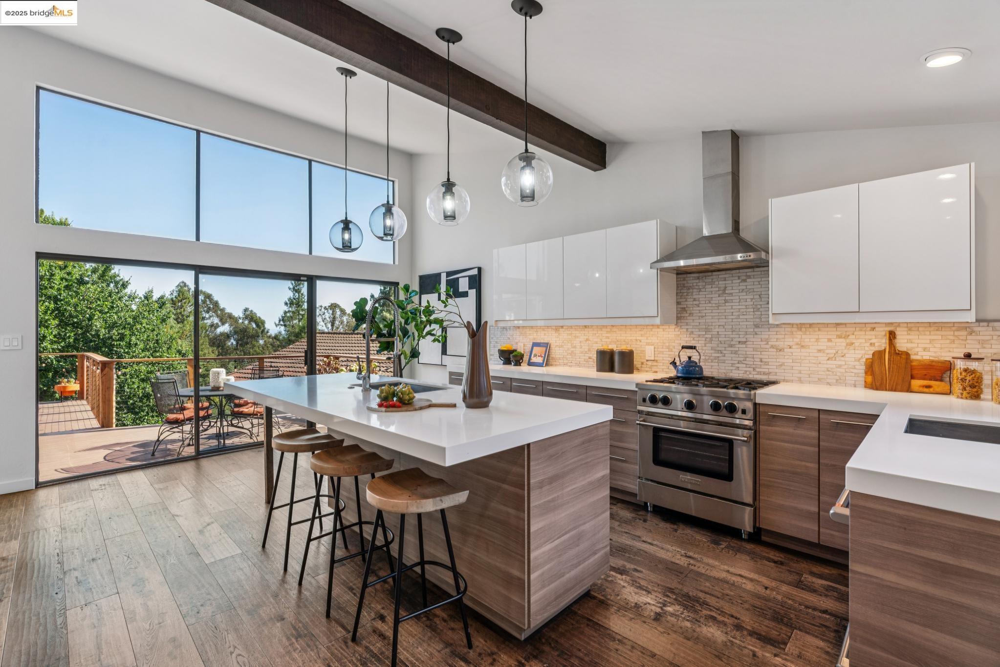 Detail Gallery Image 11 of 39 For 4844 Trinidad Ave, Oakland,  CA 94602 - 4 Beds | 2 Baths