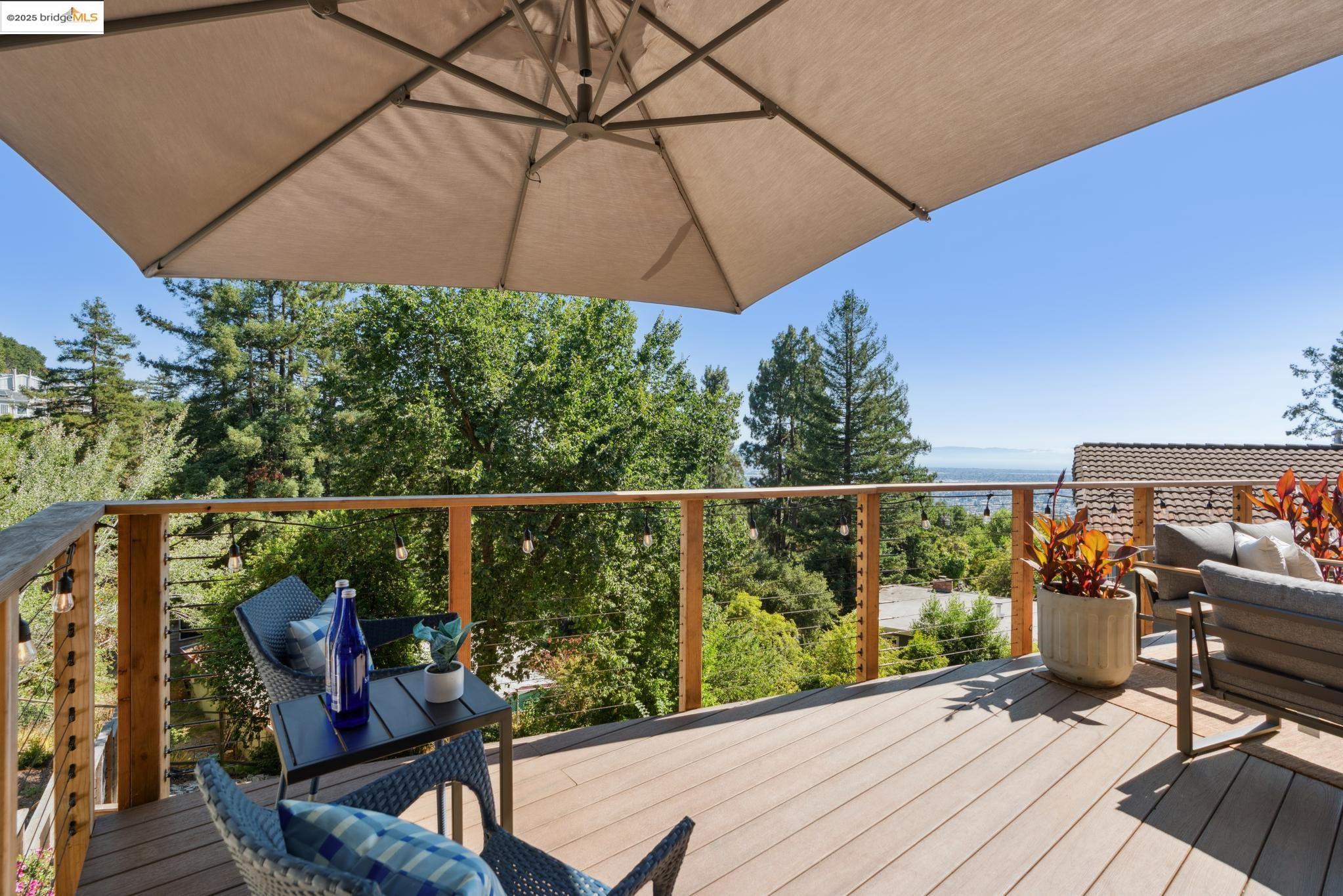 Detail Gallery Image 12 of 39 For 4844 Trinidad Ave, Oakland,  CA 94602 - 4 Beds | 2 Baths