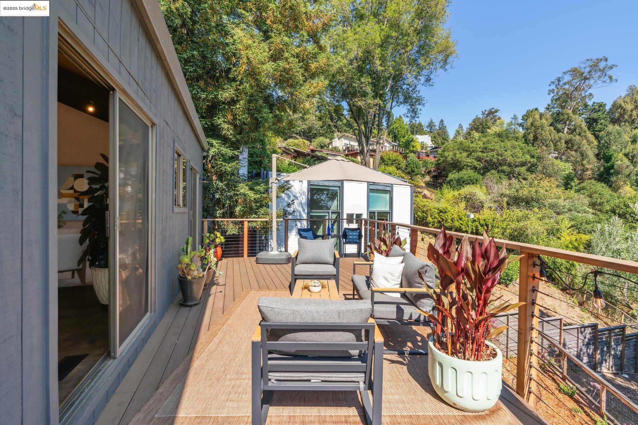 Detail Gallery Image 16 of 39 For 4844 Trinidad Ave, Oakland,  CA 94602 - 4 Beds | 2 Baths