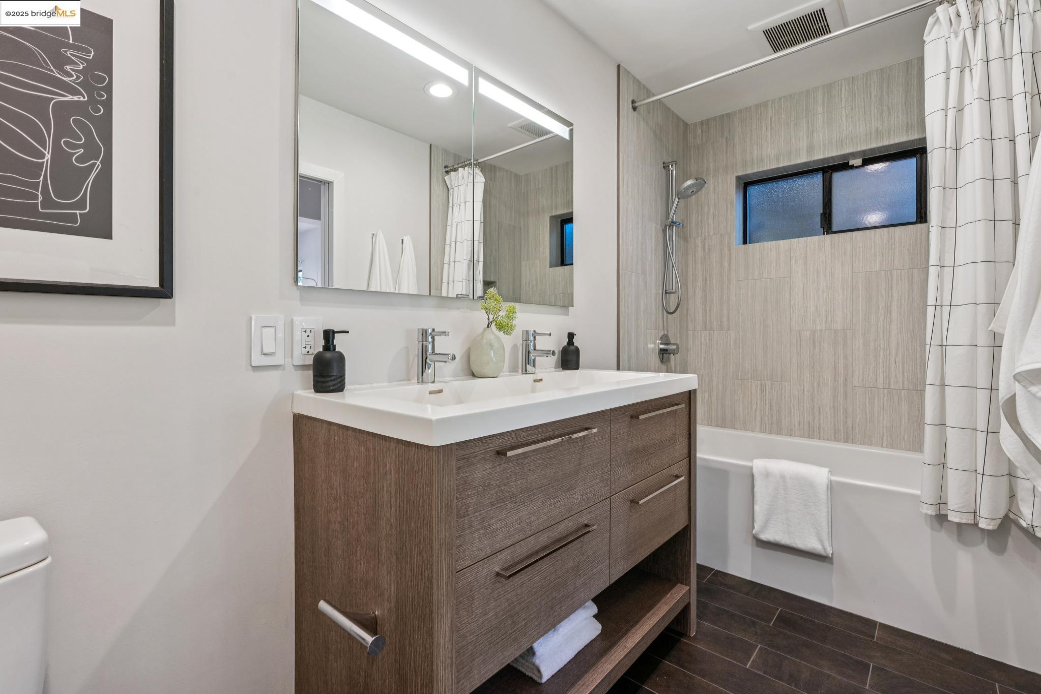 Detail Gallery Image 29 of 39 For 4844 Trinidad Ave, Oakland,  CA 94602 - 4 Beds | 2 Baths