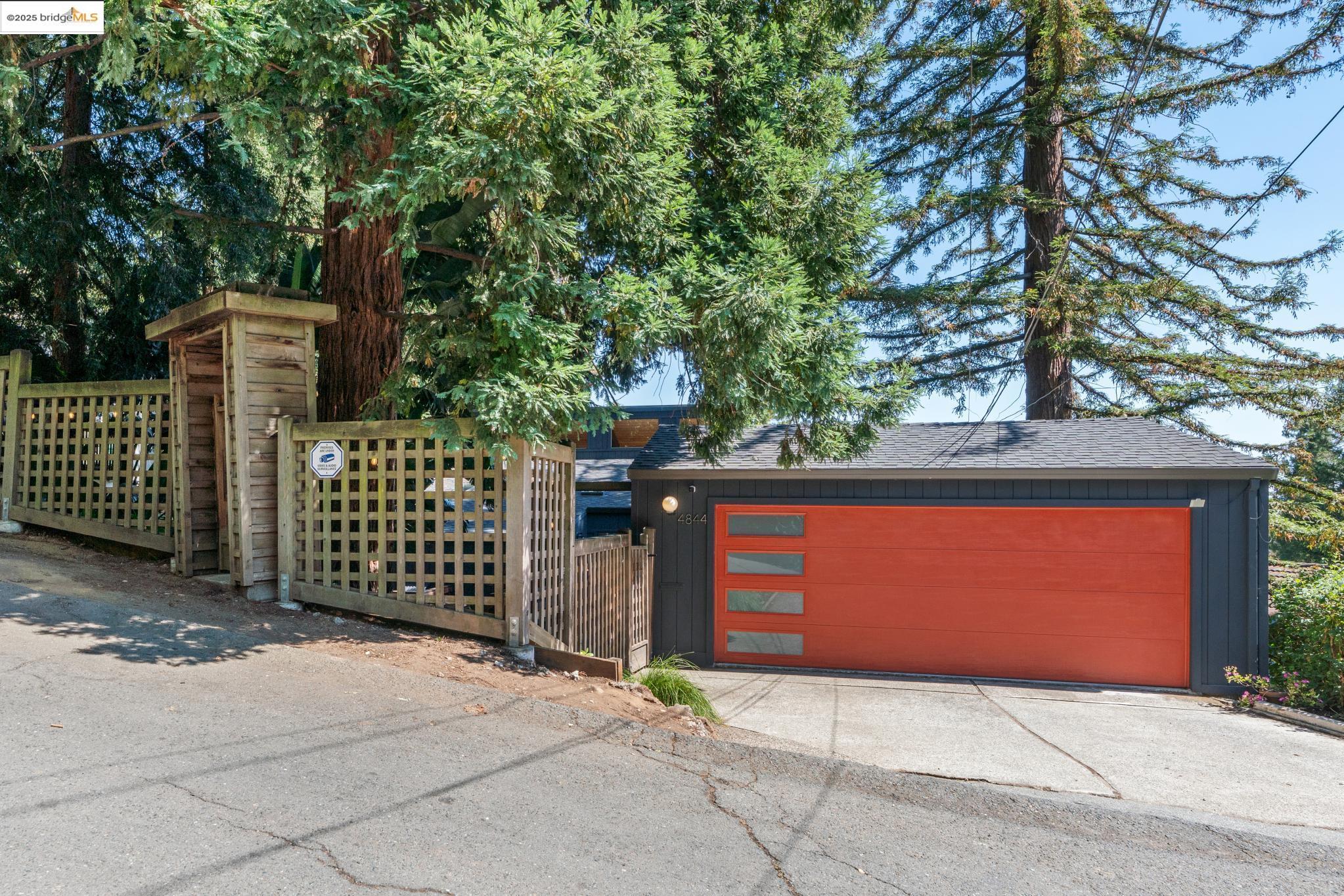 Detail Gallery Image 31 of 39 For 4844 Trinidad Ave, Oakland,  CA 94602 - 4 Beds | 2 Baths
