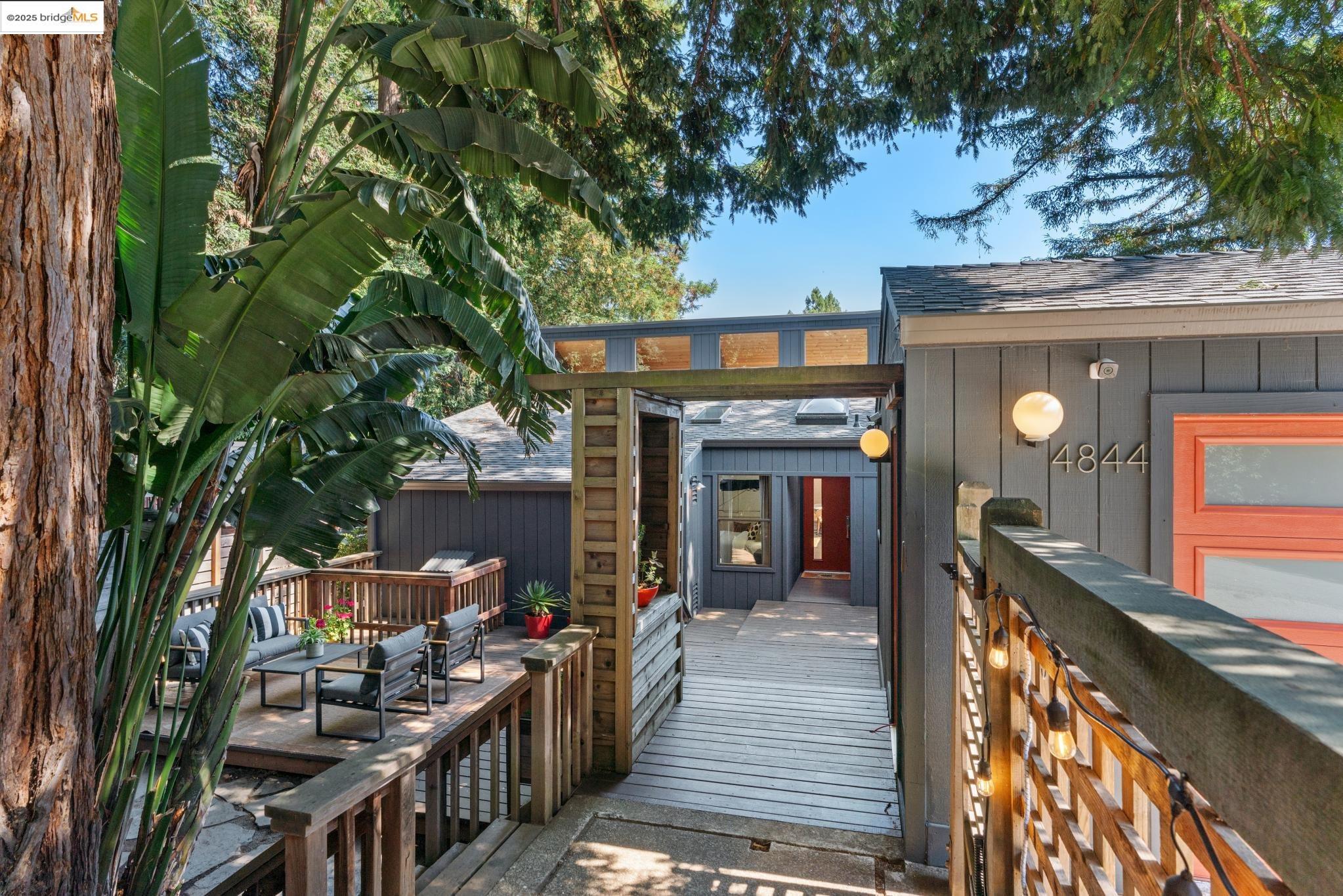 Detail Gallery Image 33 of 39 For 4844 Trinidad Ave, Oakland,  CA 94602 - 4 Beds | 2 Baths