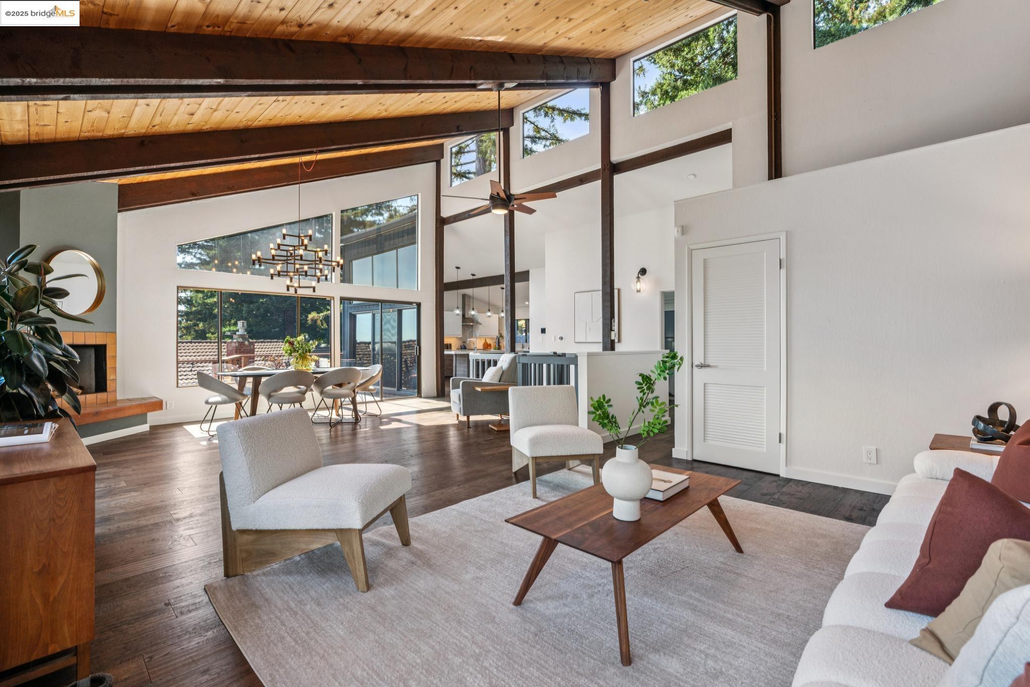 Detail Gallery Image 5 of 39 For 4844 Trinidad Ave, Oakland,  CA 94602 - 4 Beds | 2 Baths