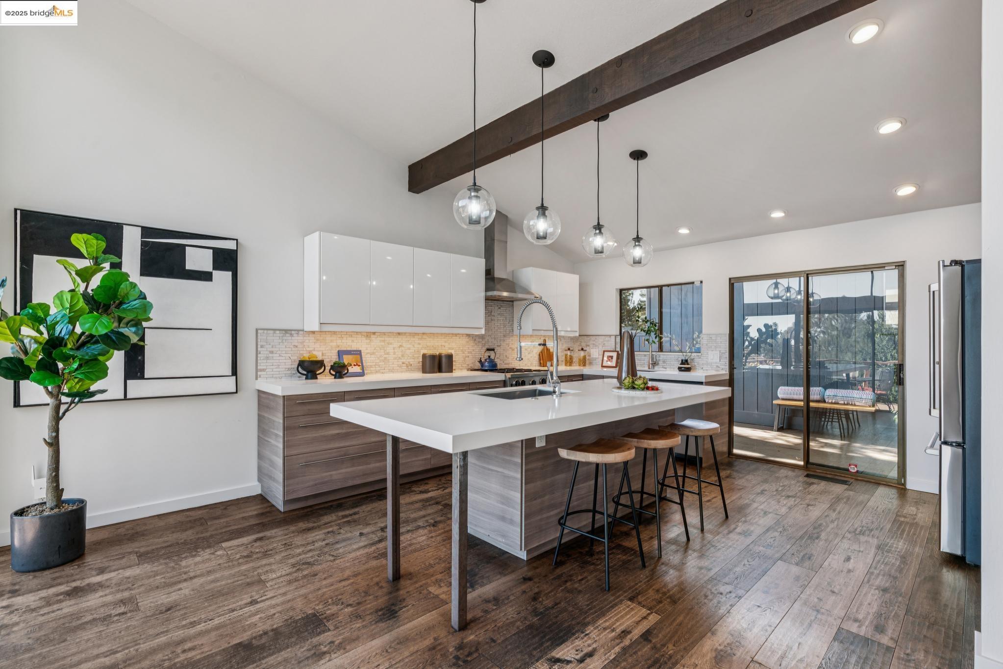 Detail Gallery Image 8 of 39 For 4844 Trinidad Ave, Oakland,  CA 94602 - 4 Beds | 2 Baths