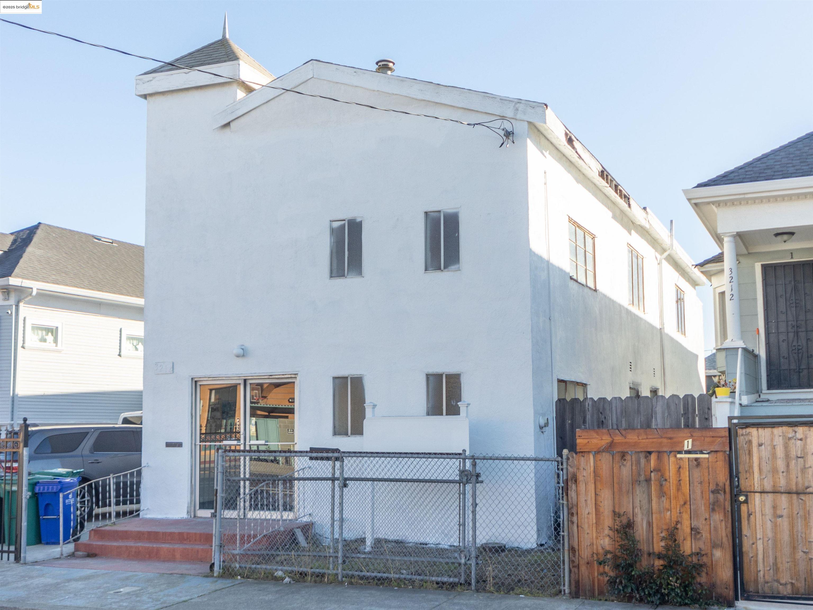 Detail Gallery Image 8 of 23 For 3214 Market St, Oakland,  CA 94608 - – Beds | – Baths