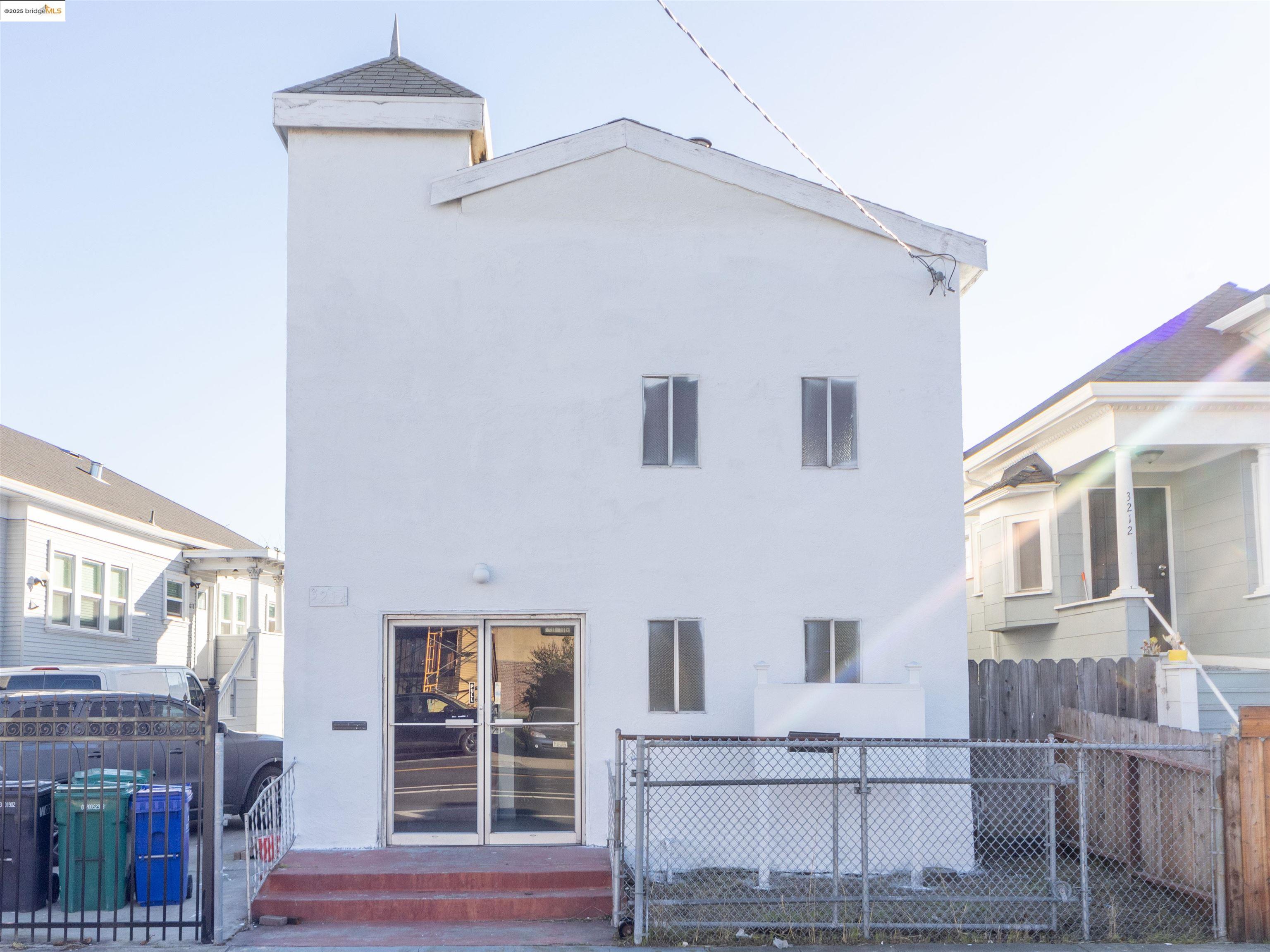 Detail Gallery Image 9 of 23 For 3214 Market St, Oakland,  CA 94608 - – Beds | – Baths