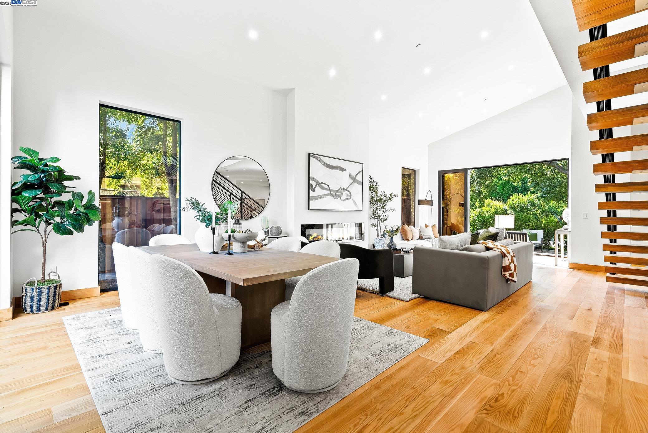 Detail Gallery Image 14 of 60 For 923 Shauna, Palo Alto,  CA 94306 - 6 Beds | 5/1 Baths