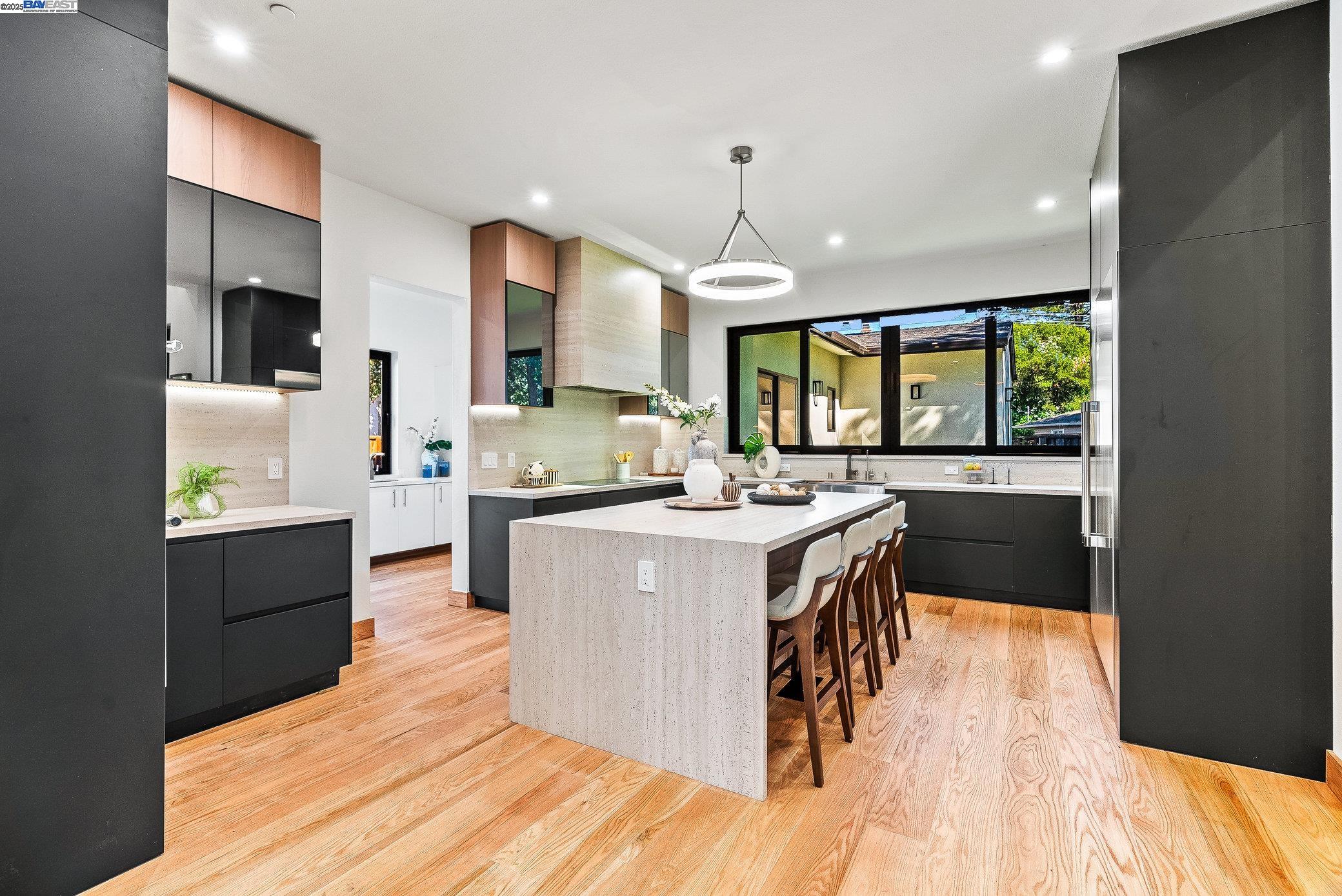 Detail Gallery Image 20 of 60 For 923 Shauna, Palo Alto,  CA 94306 - 6 Beds | 5/1 Baths