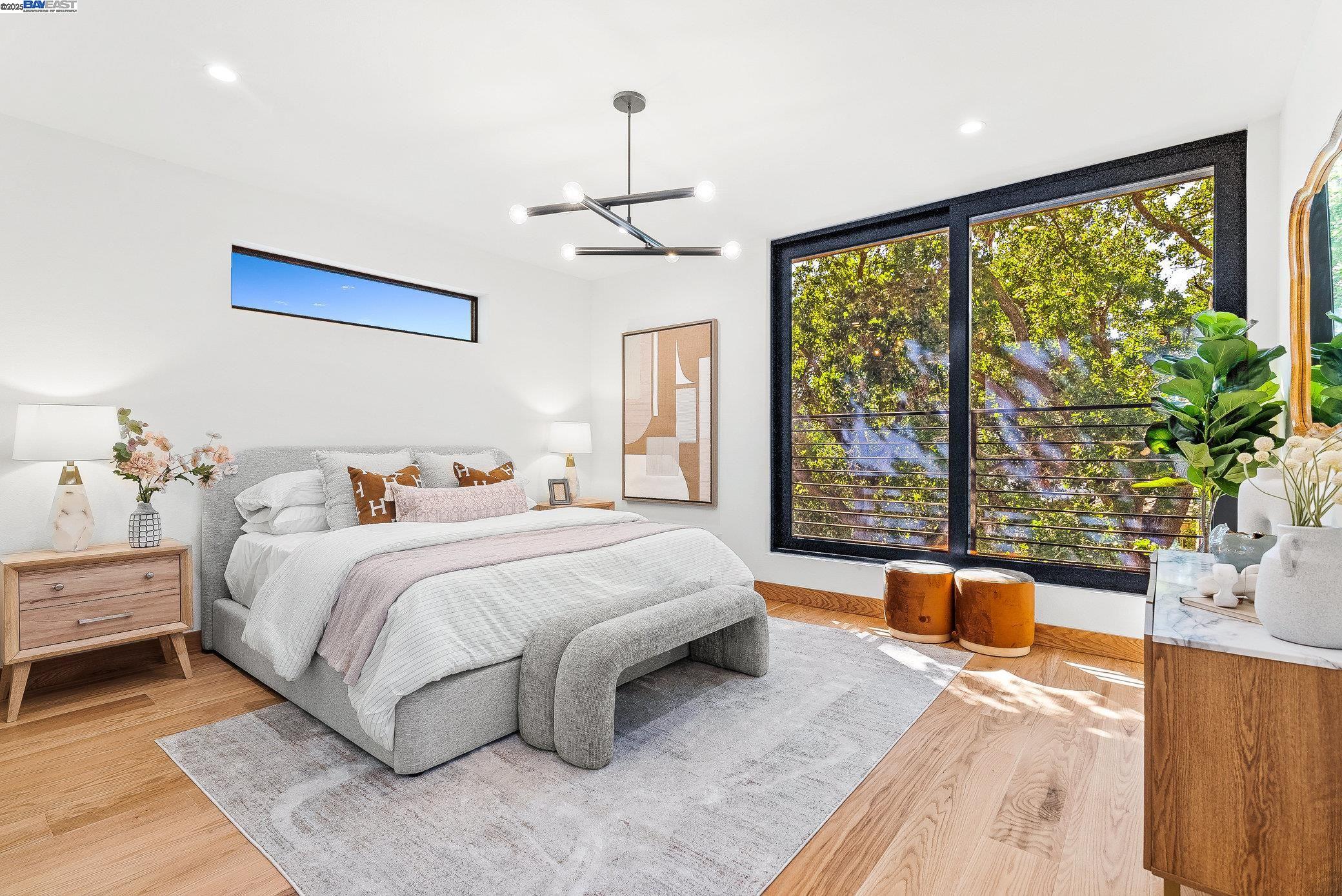Detail Gallery Image 25 of 60 For 923 Shauna, Palo Alto,  CA 94306 - 6 Beds | 5/1 Baths