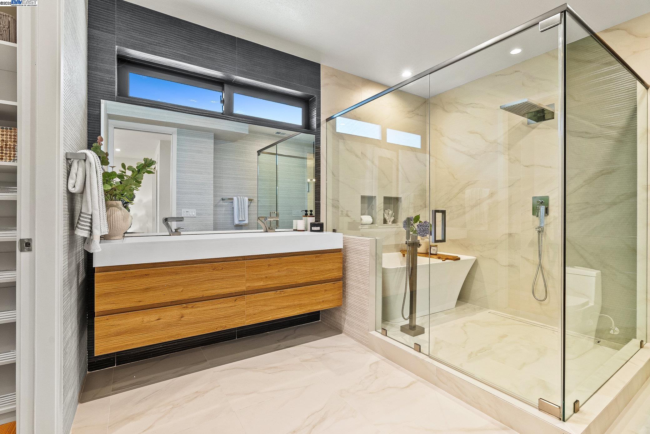 Detail Gallery Image 28 of 60 For 923 Shauna, Palo Alto,  CA 94306 - 6 Beds | 5/1 Baths