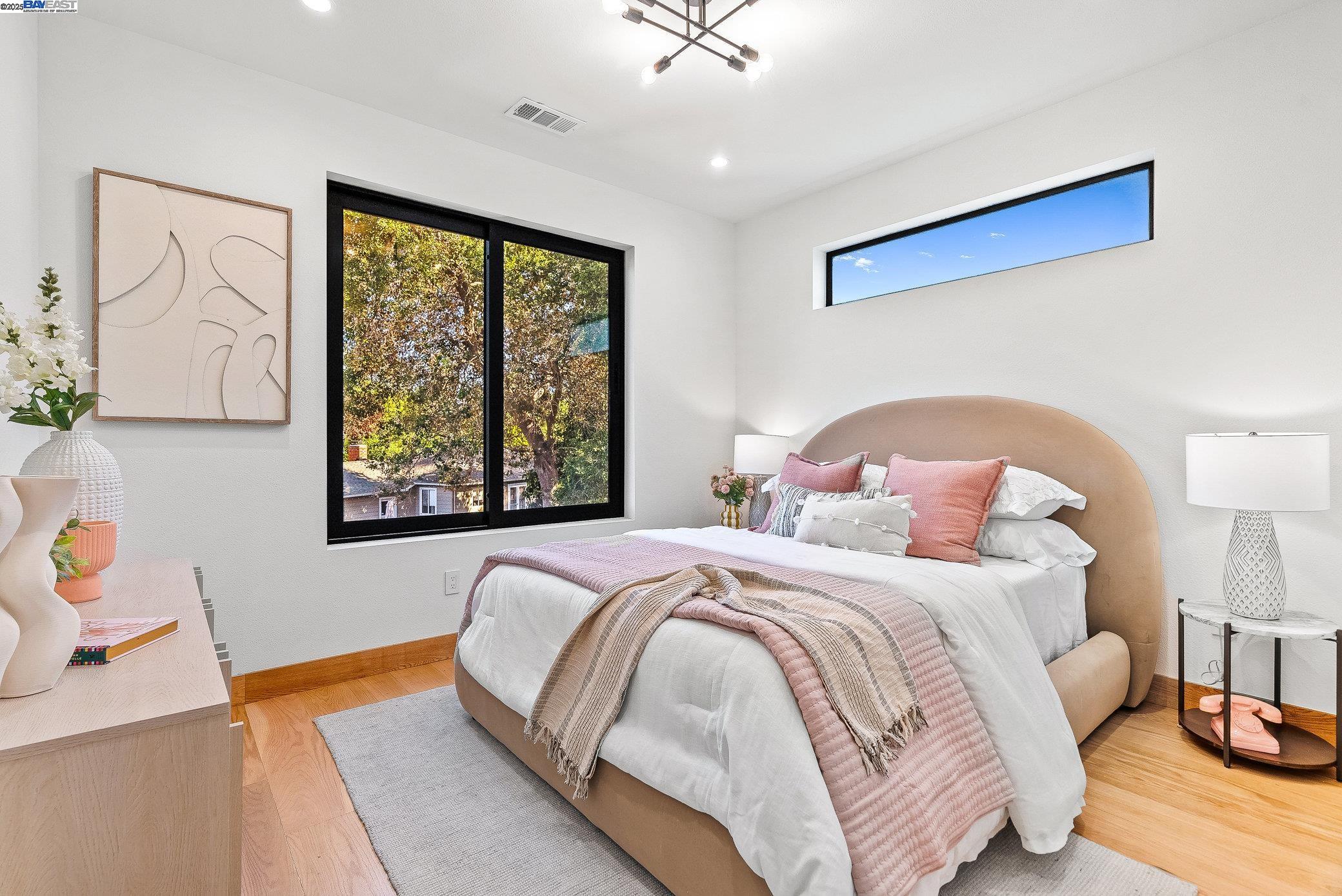 Detail Gallery Image 33 of 60 For 923 Shauna, Palo Alto,  CA 94306 - 6 Beds | 5/1 Baths