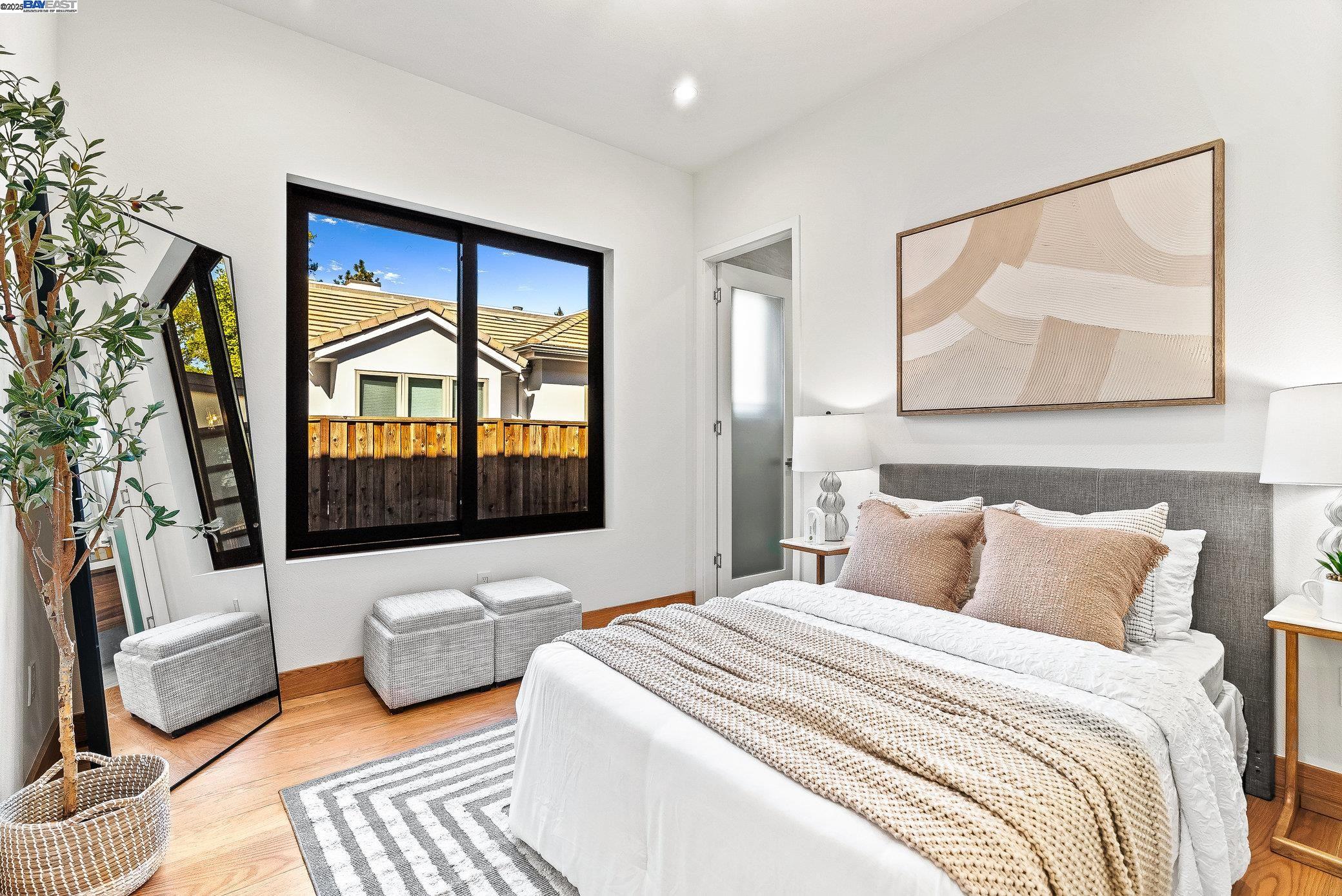 Detail Gallery Image 40 of 60 For 923 Shauna, Palo Alto,  CA 94306 - 6 Beds | 5/1 Baths