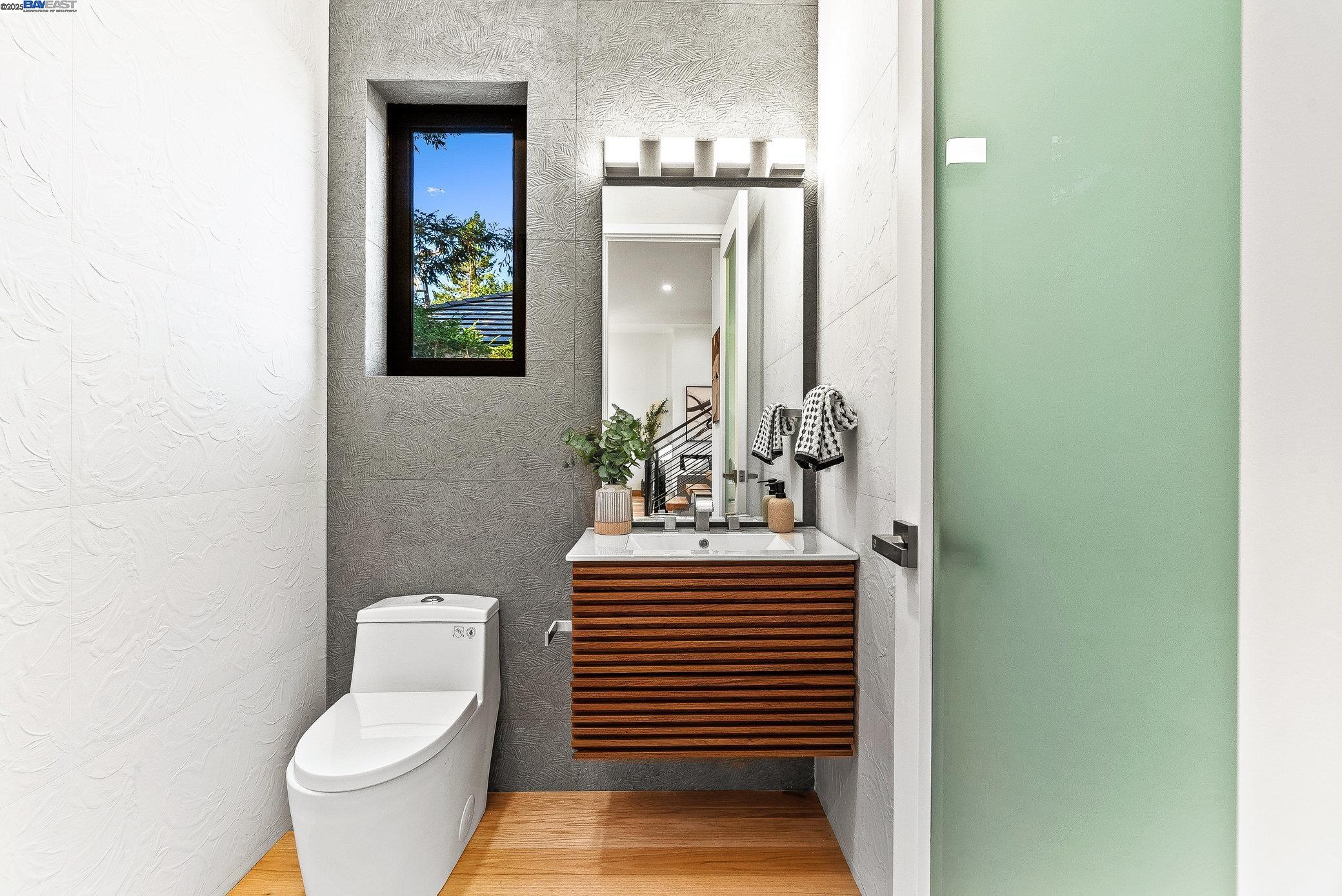 Detail Gallery Image 44 of 60 For 923 Shauna, Palo Alto,  CA 94306 - 6 Beds | 5/1 Baths