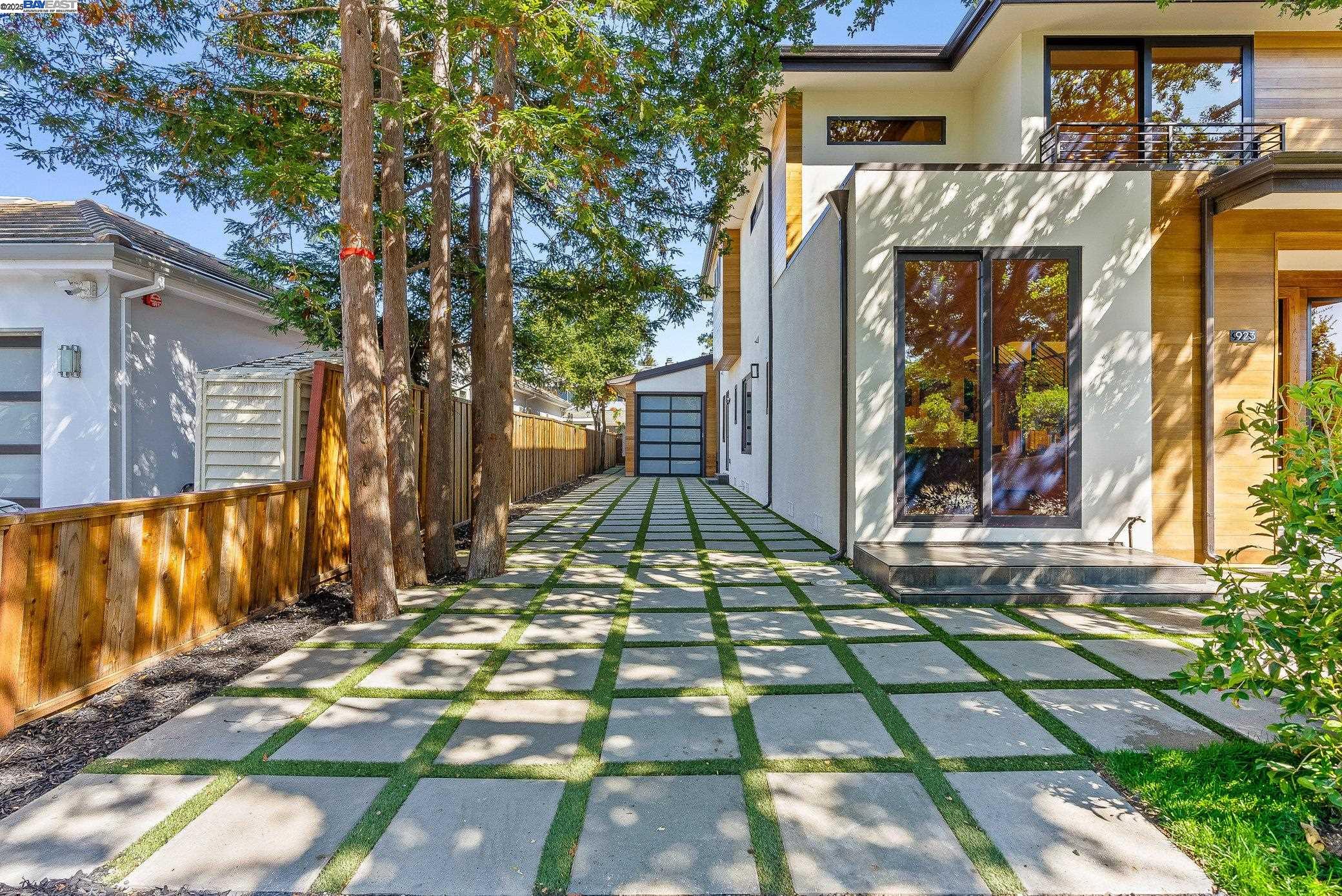 Detail Gallery Image 48 of 60 For 923 Shauna, Palo Alto,  CA 94306 - 6 Beds | 5/1 Baths