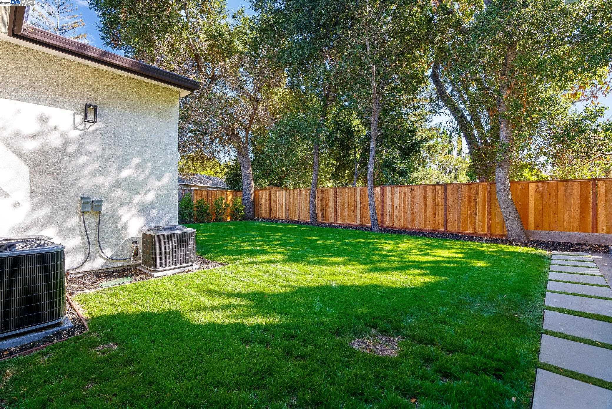 Detail Gallery Image 49 of 60 For 923 Shauna, Palo Alto,  CA 94306 - 6 Beds | 5/1 Baths