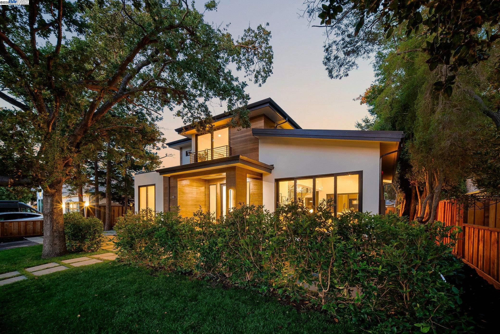 Detail Gallery Image 52 of 60 For 923 Shauna, Palo Alto,  CA 94306 - 6 Beds | 5/1 Baths