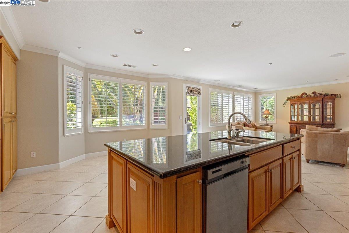 Detail Gallery Image 14 of 53 For 2597 Ancona Cir, Livermore,  CA 94550 - 6 Beds | 4/1 Baths