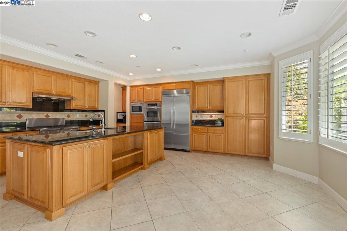Detail Gallery Image 16 of 53 For 2597 Ancona Cir, Livermore,  CA 94550 - 6 Beds | 4/1 Baths