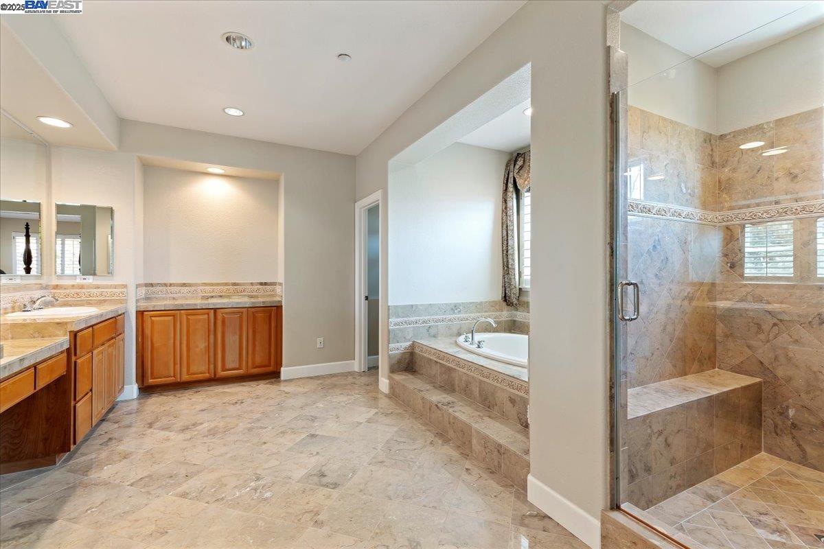 Detail Gallery Image 28 of 53 For 2597 Ancona Cir, Livermore,  CA 94550 - 6 Beds | 4/1 Baths