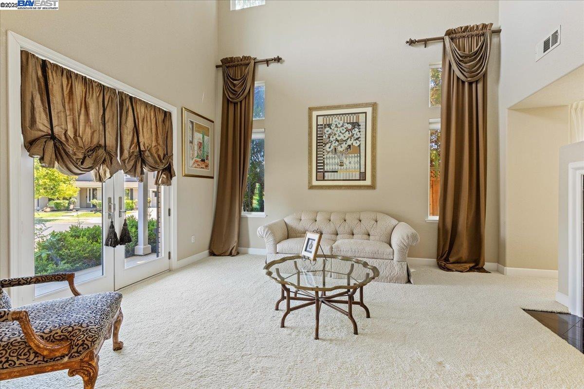 Detail Gallery Image 5 of 53 For 2597 Ancona Cir, Livermore,  CA 94550 - 6 Beds | 4/1 Baths