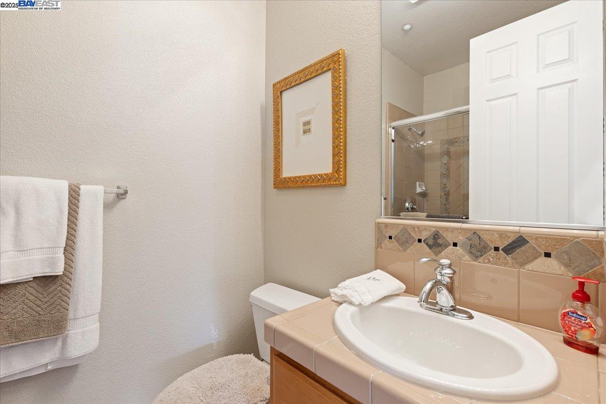 Detail Gallery Image 9 of 53 For 2597 Ancona Cir, Livermore,  CA 94550 - 6 Beds | 4/1 Baths