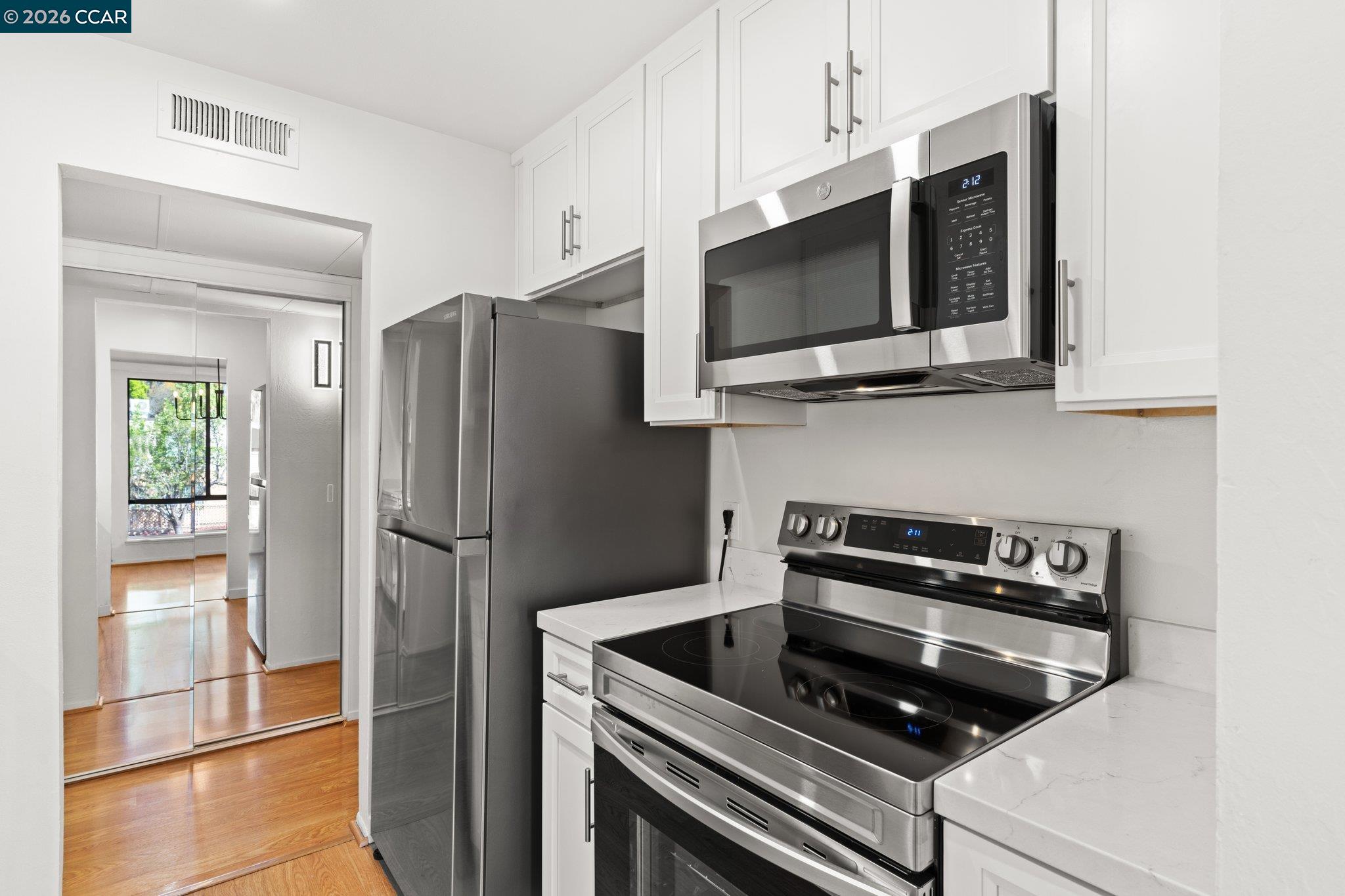 Photo #12: 41107914 Listing: Photo #12