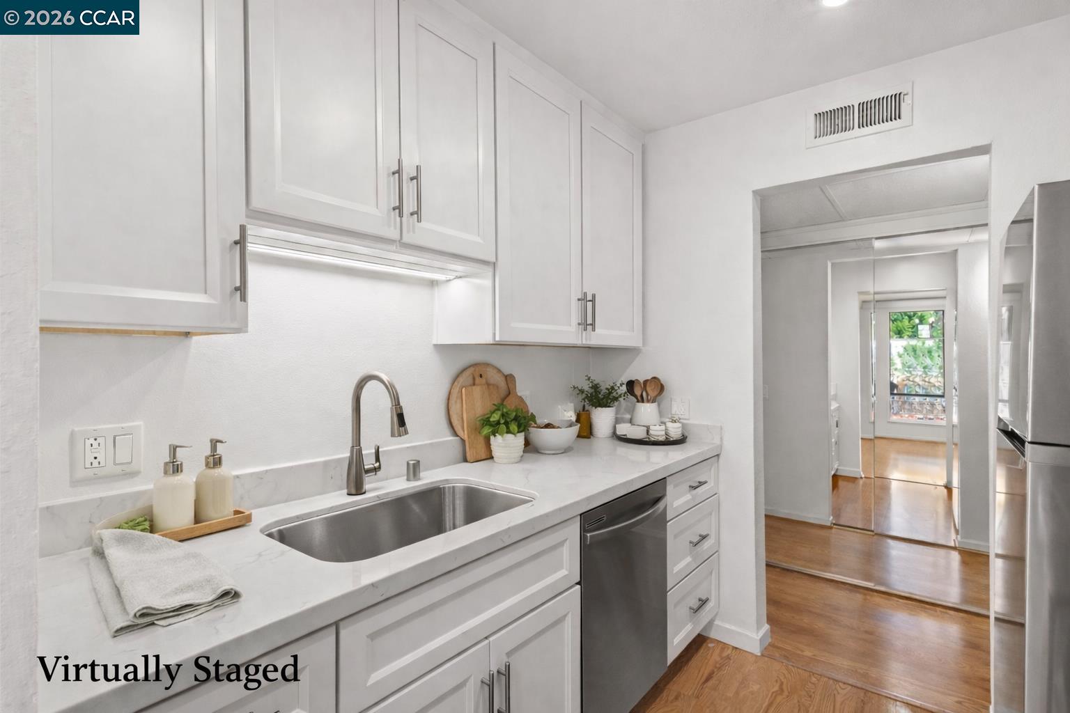 Photo #3: 41107914 Listing: Photo #3