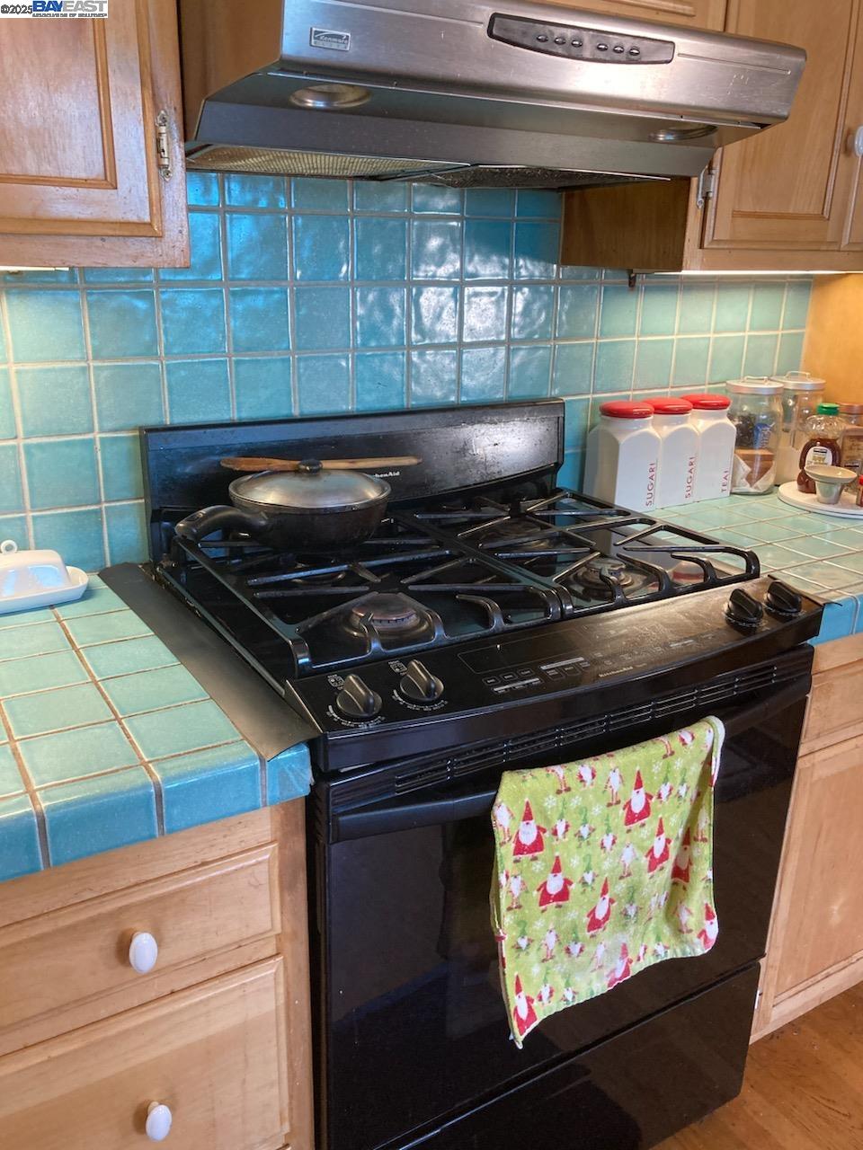 Detail Gallery Image 8 of 28 For 22234 Prospect St, Hayward,  CA 94541 - – Beds | – Baths