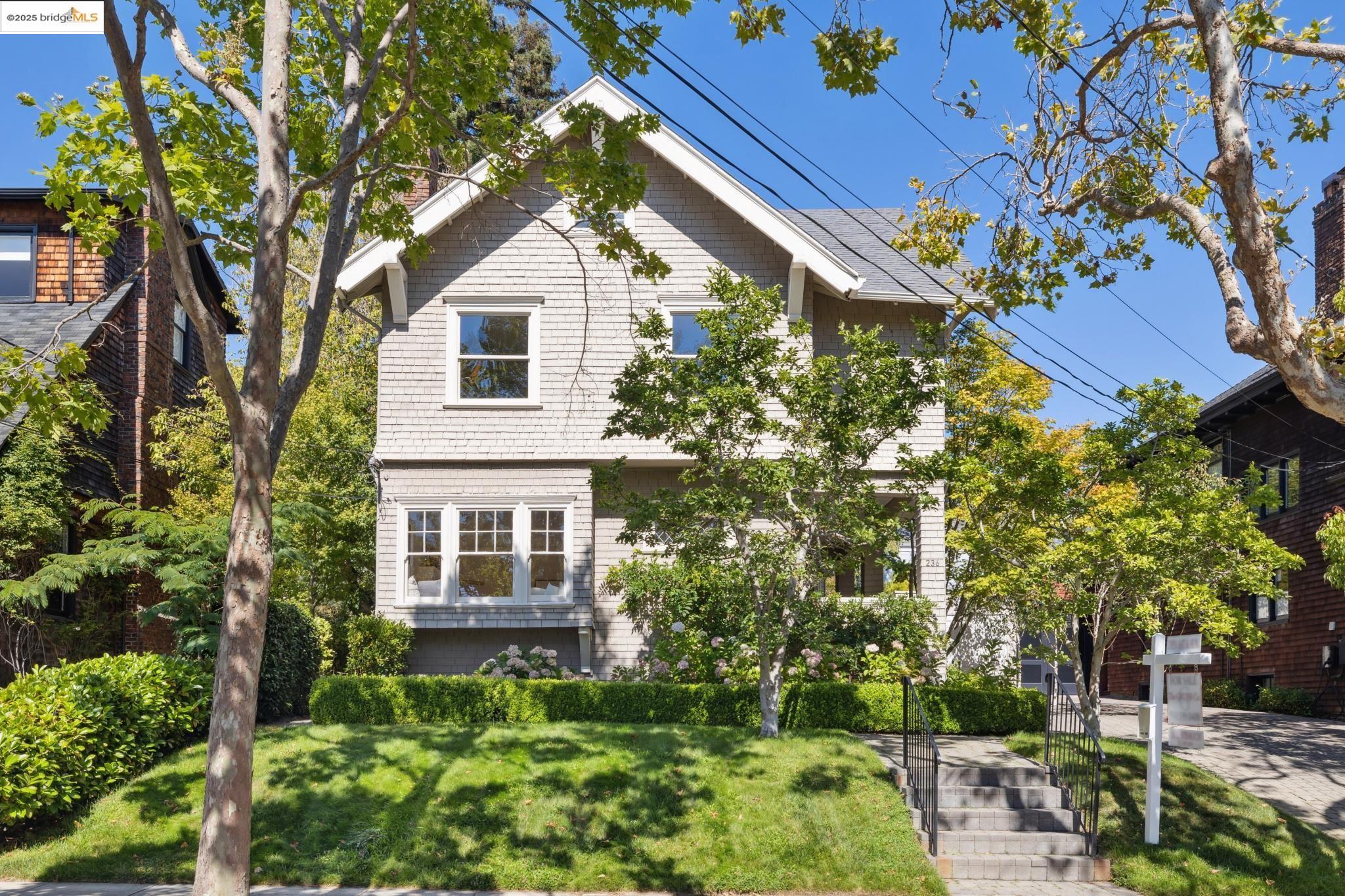 Detail Gallery Image 2 of 50 For 236 Bonita Ave, Piedmont,  CA 94611 - 4 Beds | 2/1 Baths