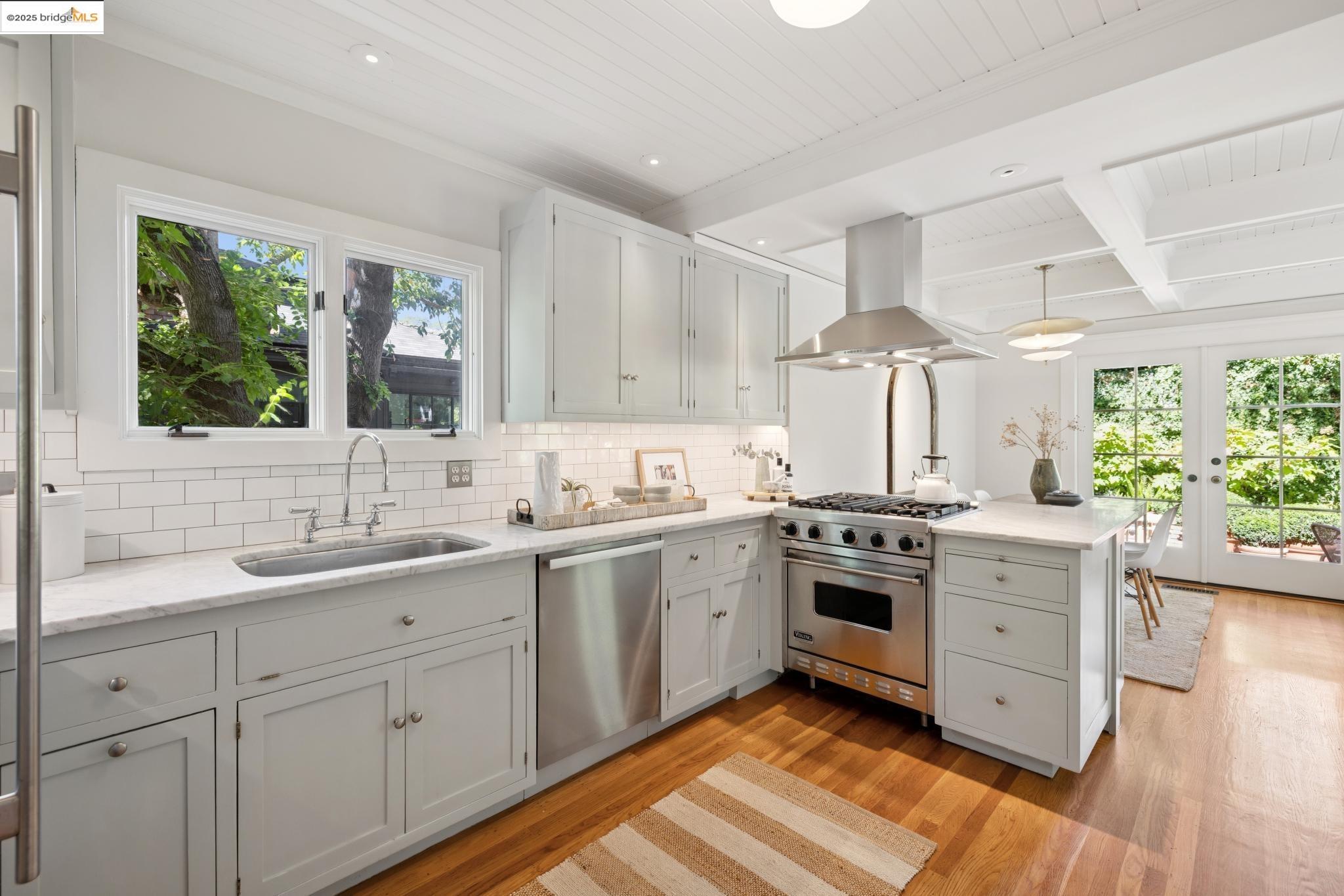 Detail Gallery Image 12 of 50 For 236 Bonita Ave, Piedmont,  CA 94611 - 4 Beds | 2/1 Baths