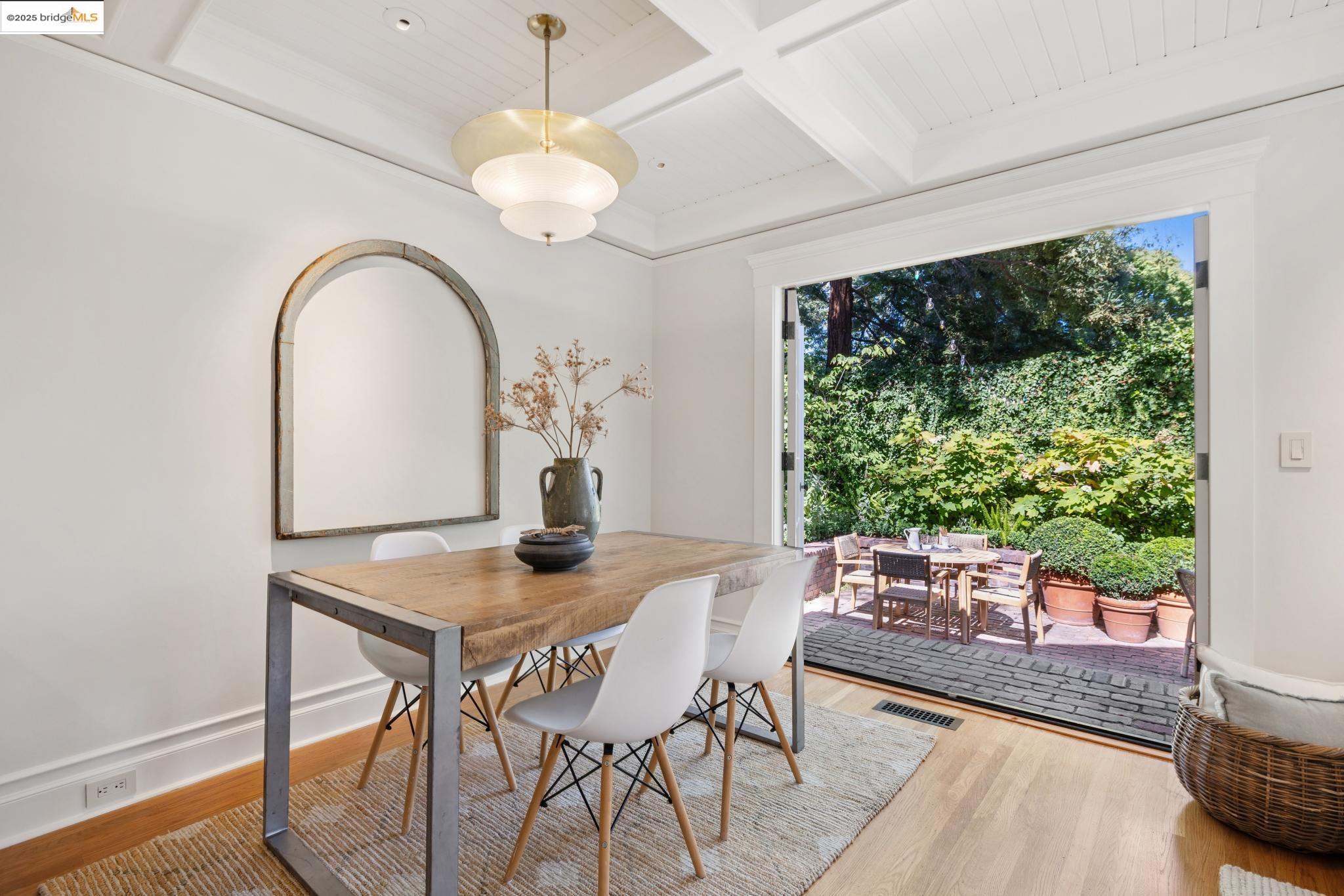 Detail Gallery Image 15 of 50 For 236 Bonita Ave, Piedmont,  CA 94611 - 4 Beds | 2/1 Baths