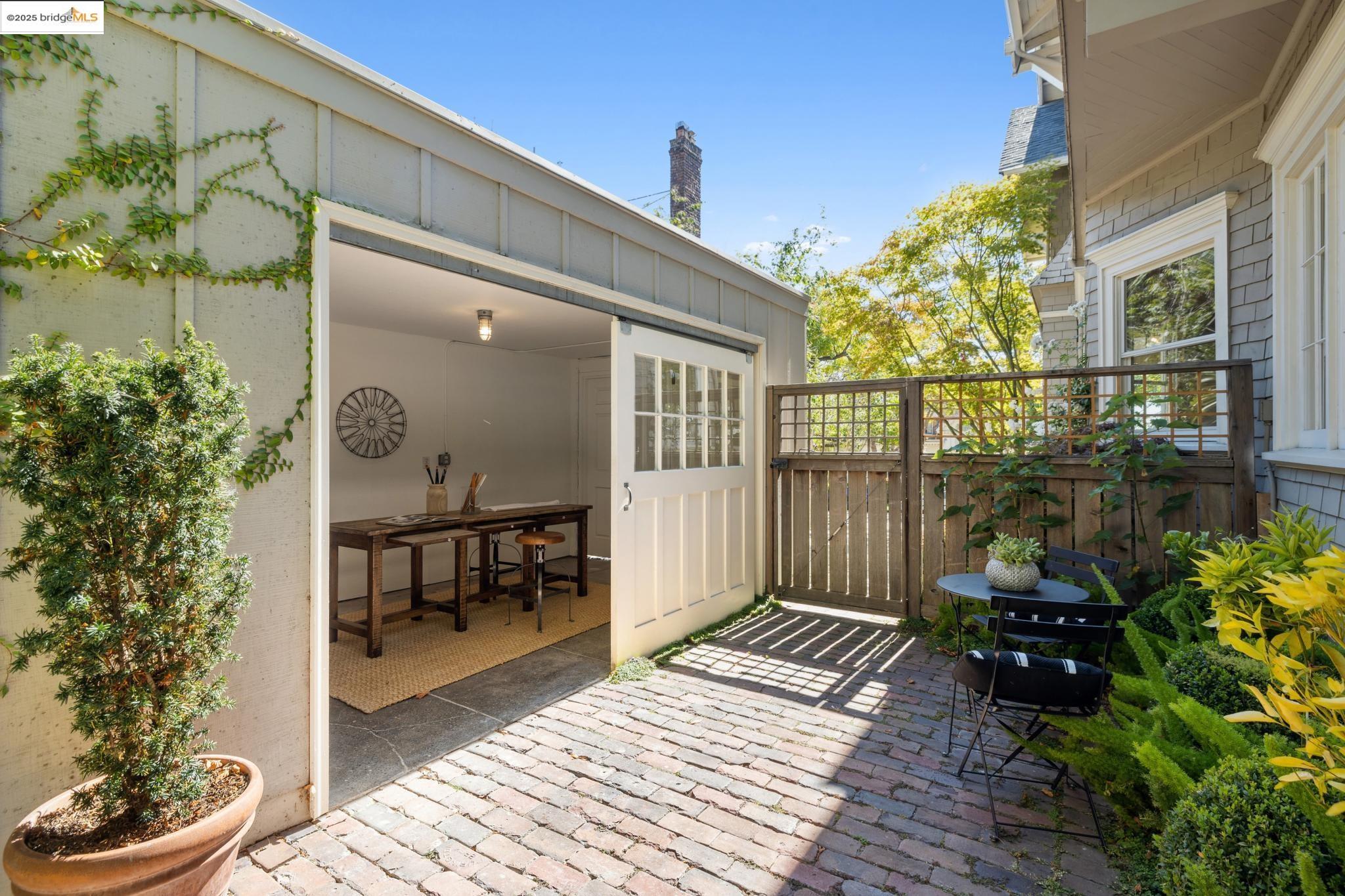 Detail Gallery Image 22 of 50 For 236 Bonita Ave, Piedmont,  CA 94611 - 4 Beds | 2/1 Baths