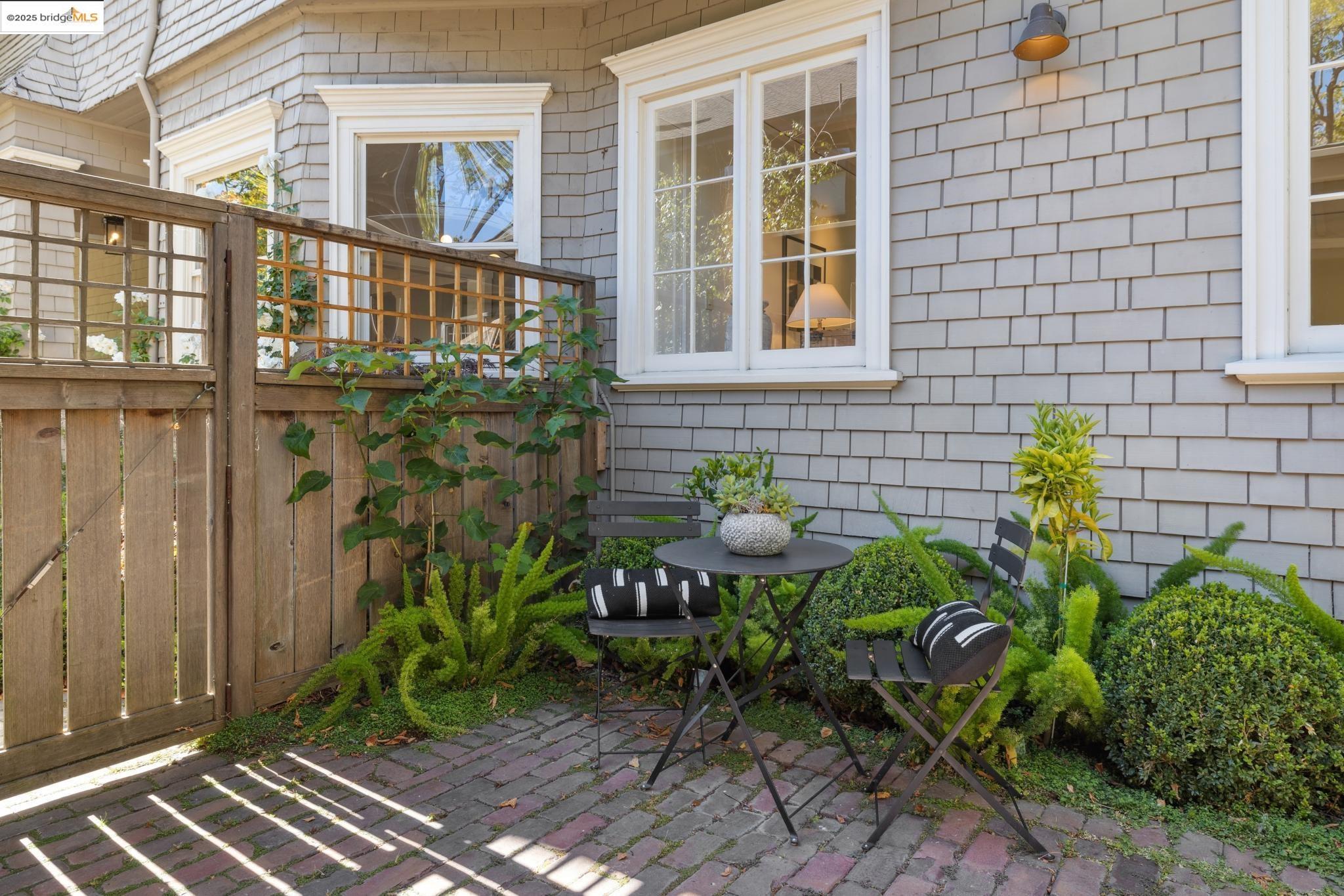 Detail Gallery Image 24 of 50 For 236 Bonita Ave, Piedmont,  CA 94611 - 4 Beds | 2/1 Baths