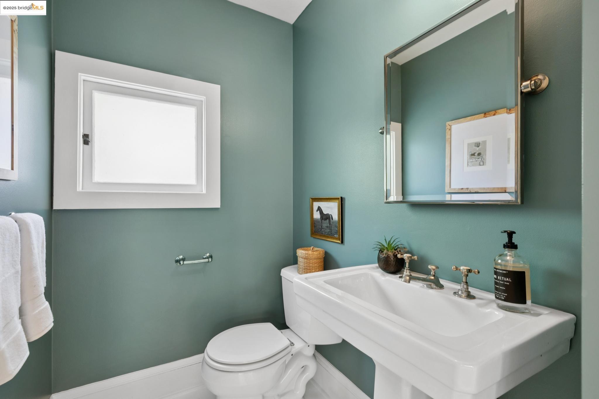 Detail Gallery Image 25 of 50 For 236 Bonita Ave, Piedmont,  CA 94611 - 4 Beds | 2/1 Baths