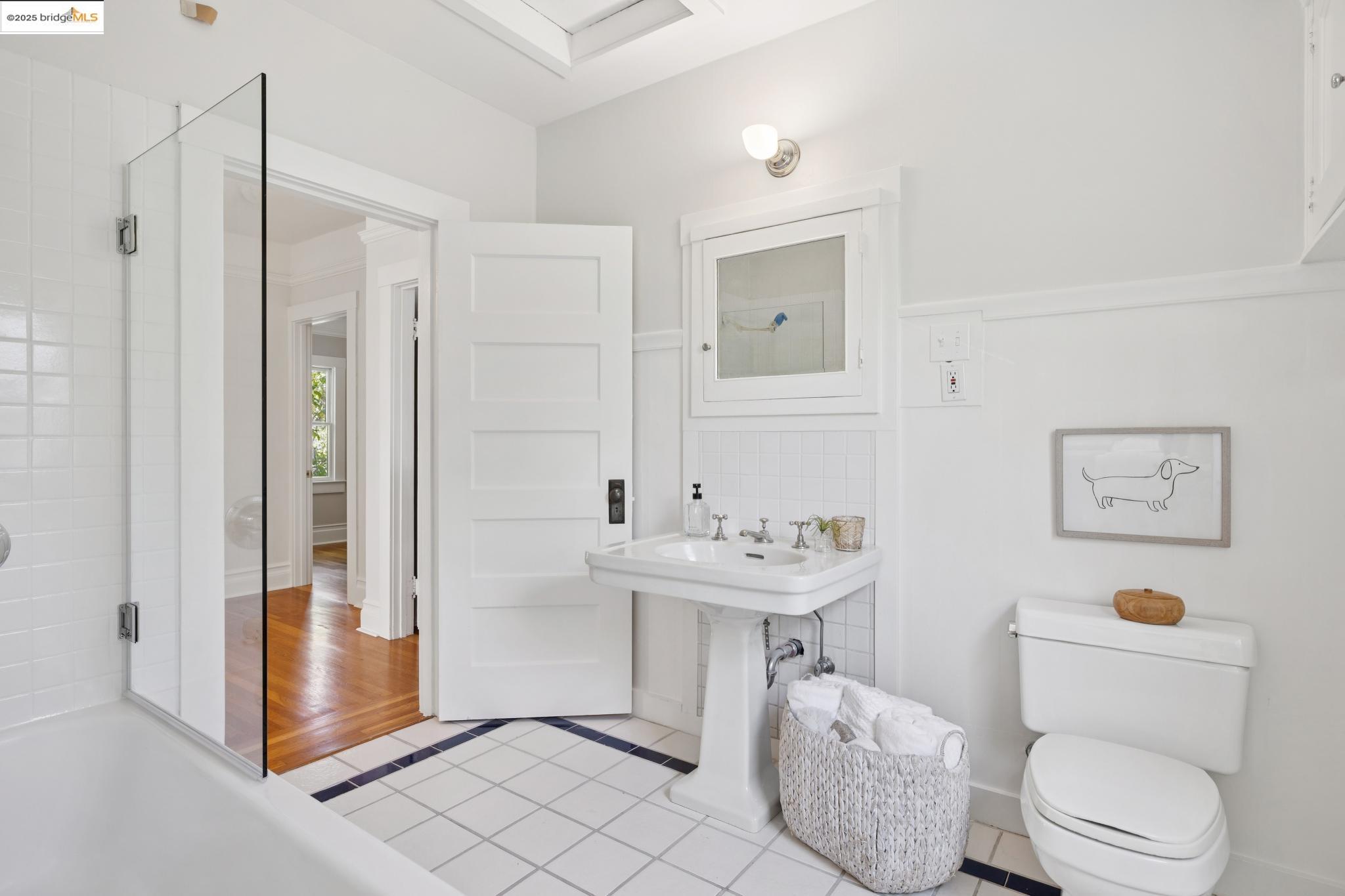 Detail Gallery Image 33 of 50 For 236 Bonita Ave, Piedmont,  CA 94611 - 4 Beds | 2/1 Baths
