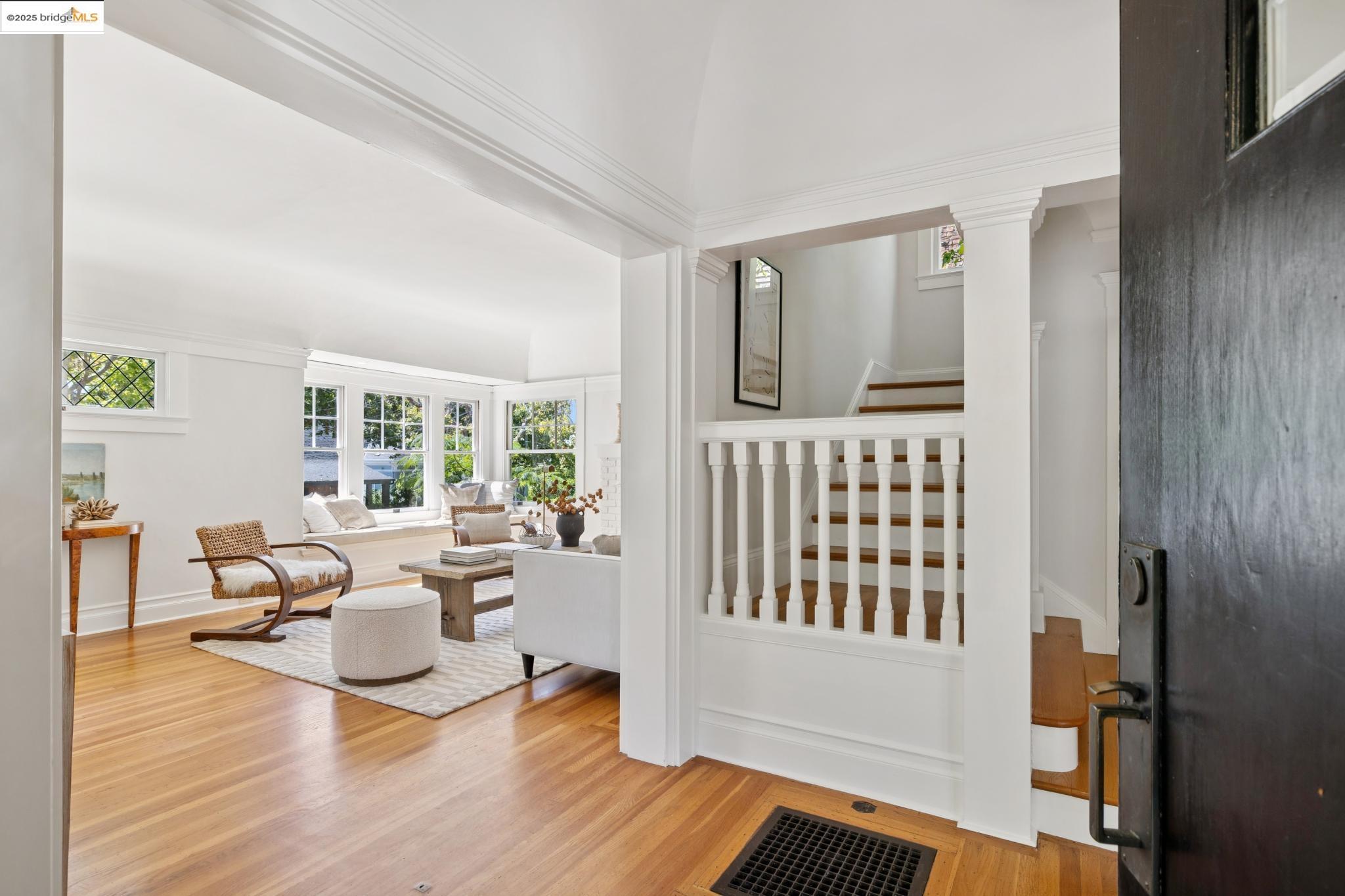 Detail Gallery Image 6 of 50 For 236 Bonita Ave, Piedmont,  CA 94611 - 4 Beds | 2/1 Baths
