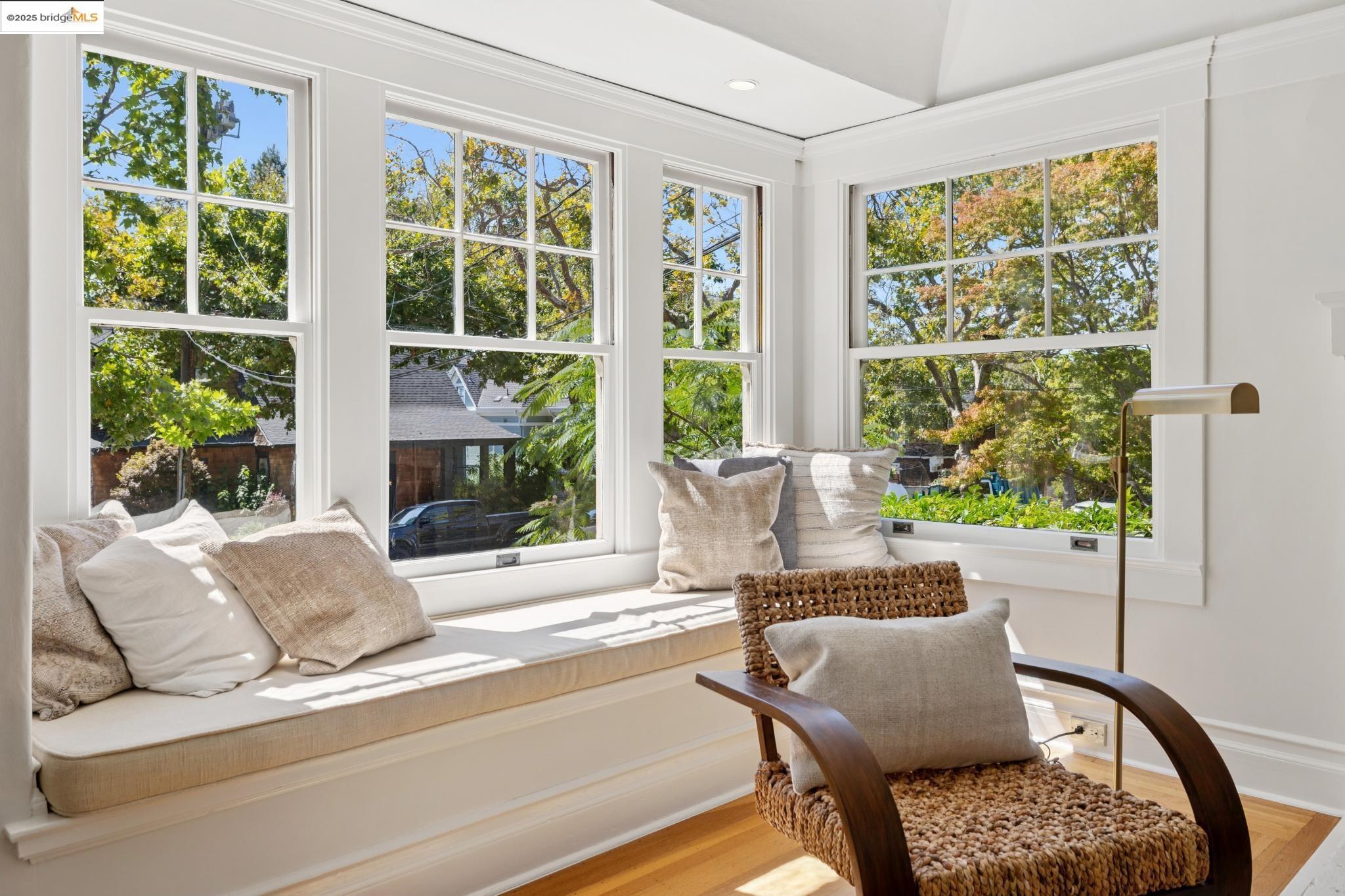 Detail Gallery Image 9 of 50 For 236 Bonita Ave, Piedmont,  CA 94611 - 4 Beds | 2/1 Baths