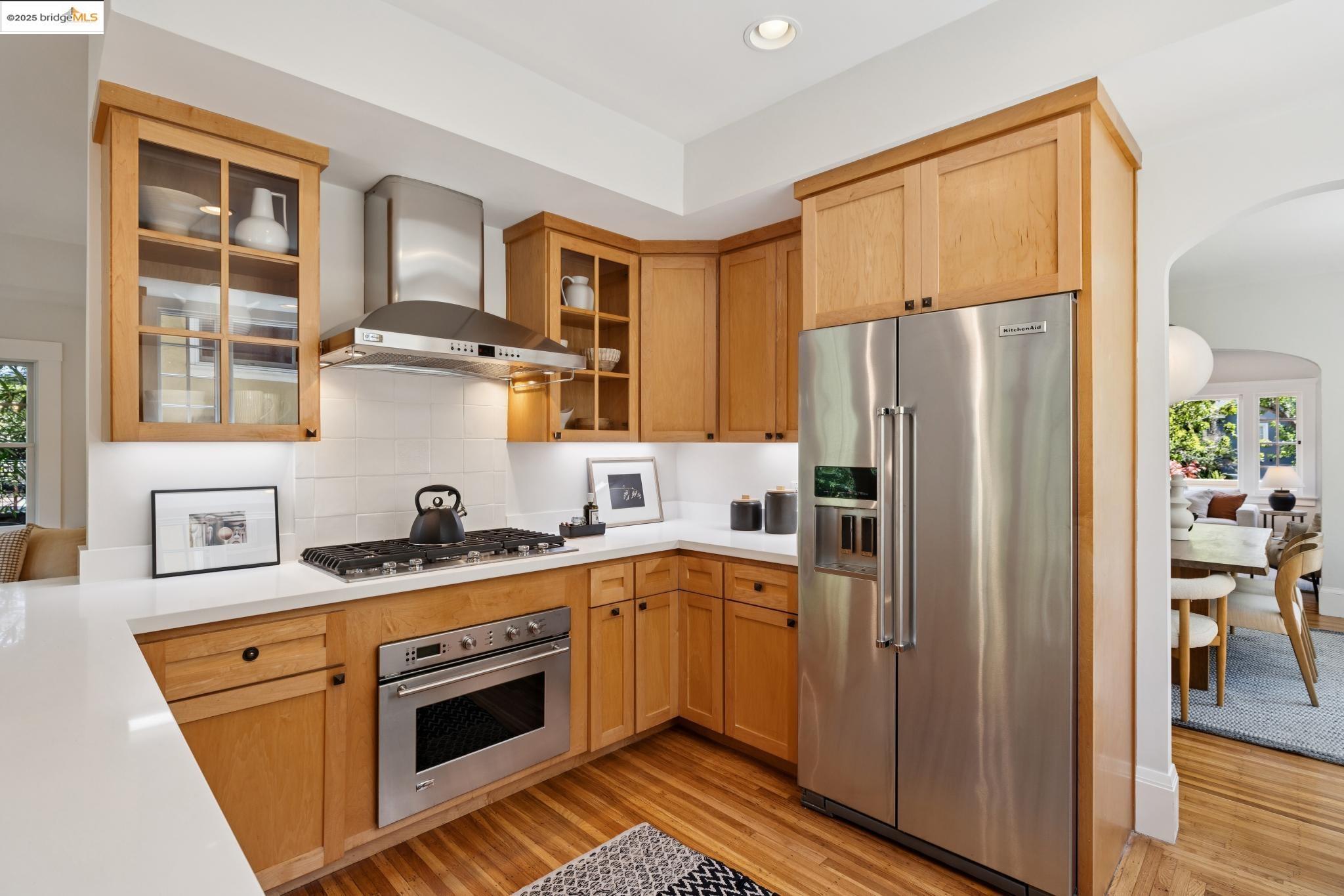 Detail Gallery Image 15 of 51 For 1071 Harvard Rd, Piedmont,  CA 94610 - 4 Beds | 2/1 Baths