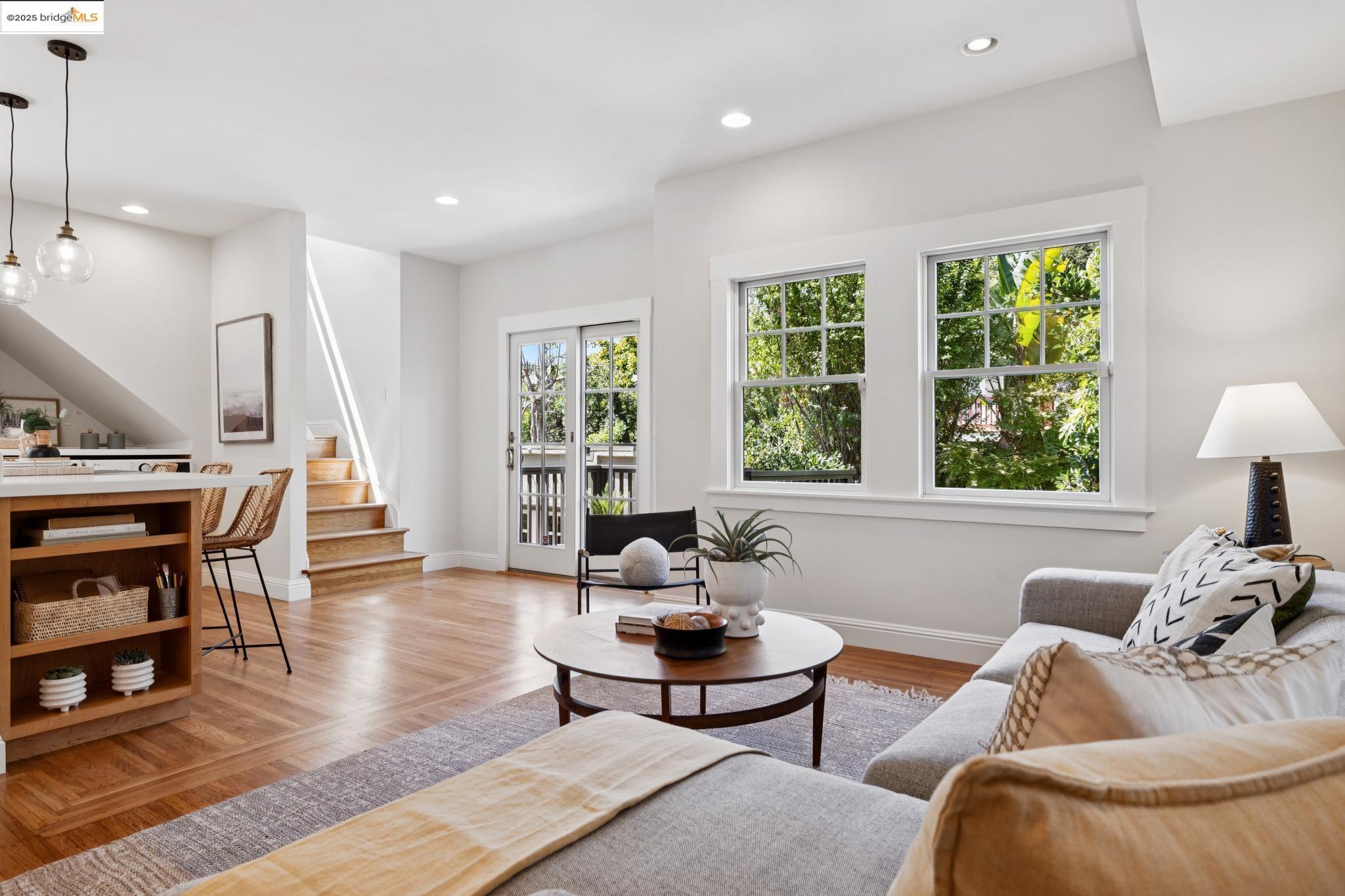 Detail Gallery Image 19 of 51 For 1071 Harvard Rd, Piedmont,  CA 94610 - 4 Beds | 2/1 Baths